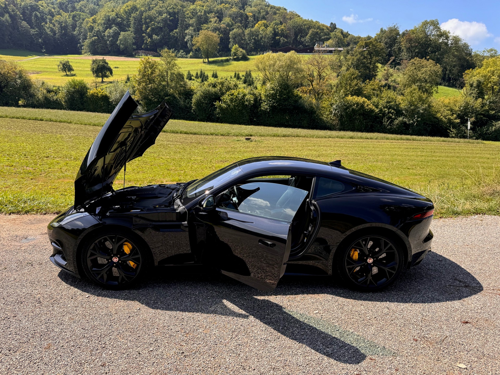 JAGUAR F-Type Coupé 5.0 V8 R AWD Santorini Black *Facelift Unikat* Automatik Keramikbremsen Ohne OPF Sportwagensound 770W Meridian-image-1