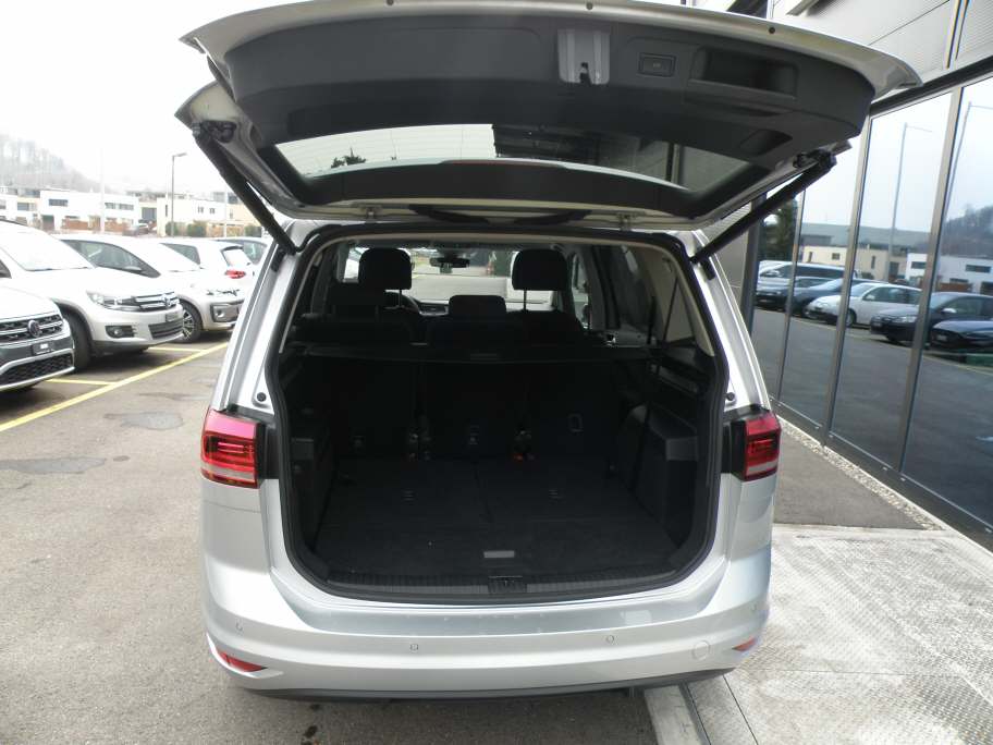 VW Touran 1.5 TSI Comfortline DSG-image-4