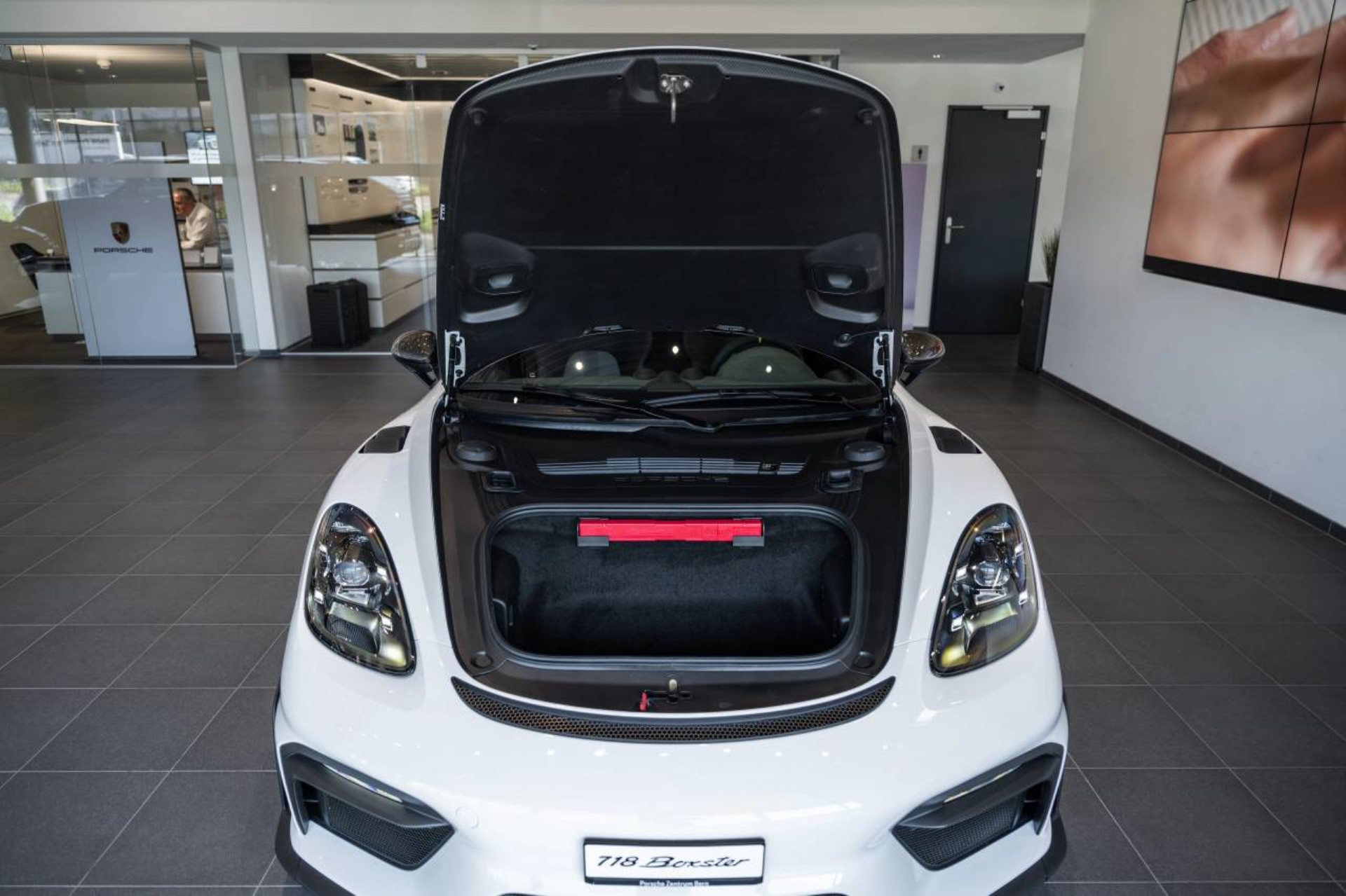 PORSCHE 718 Spyder RS-image-9