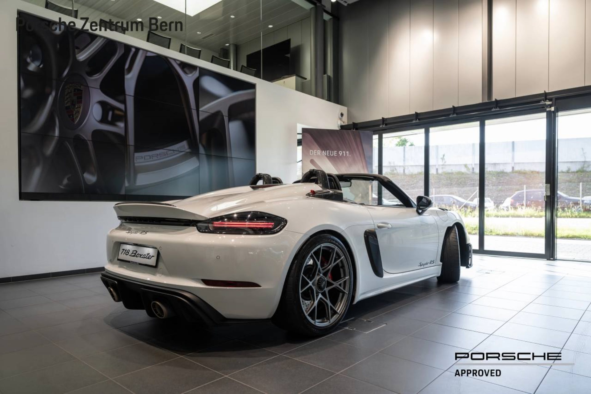 PORSCHE 718 Spyder RS-image-2