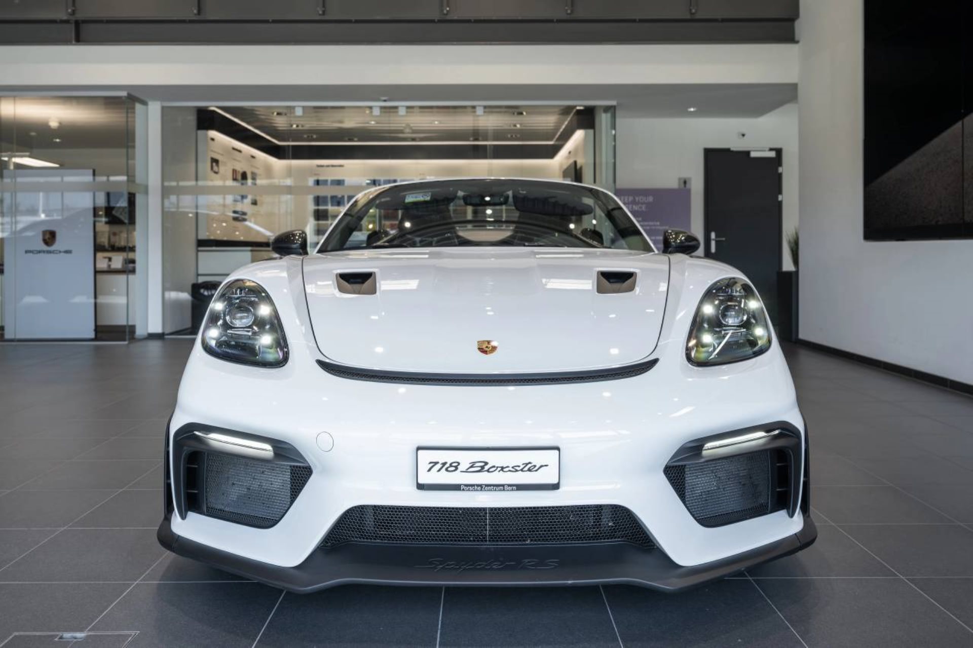 PORSCHE 718 Spyder RS-image-8