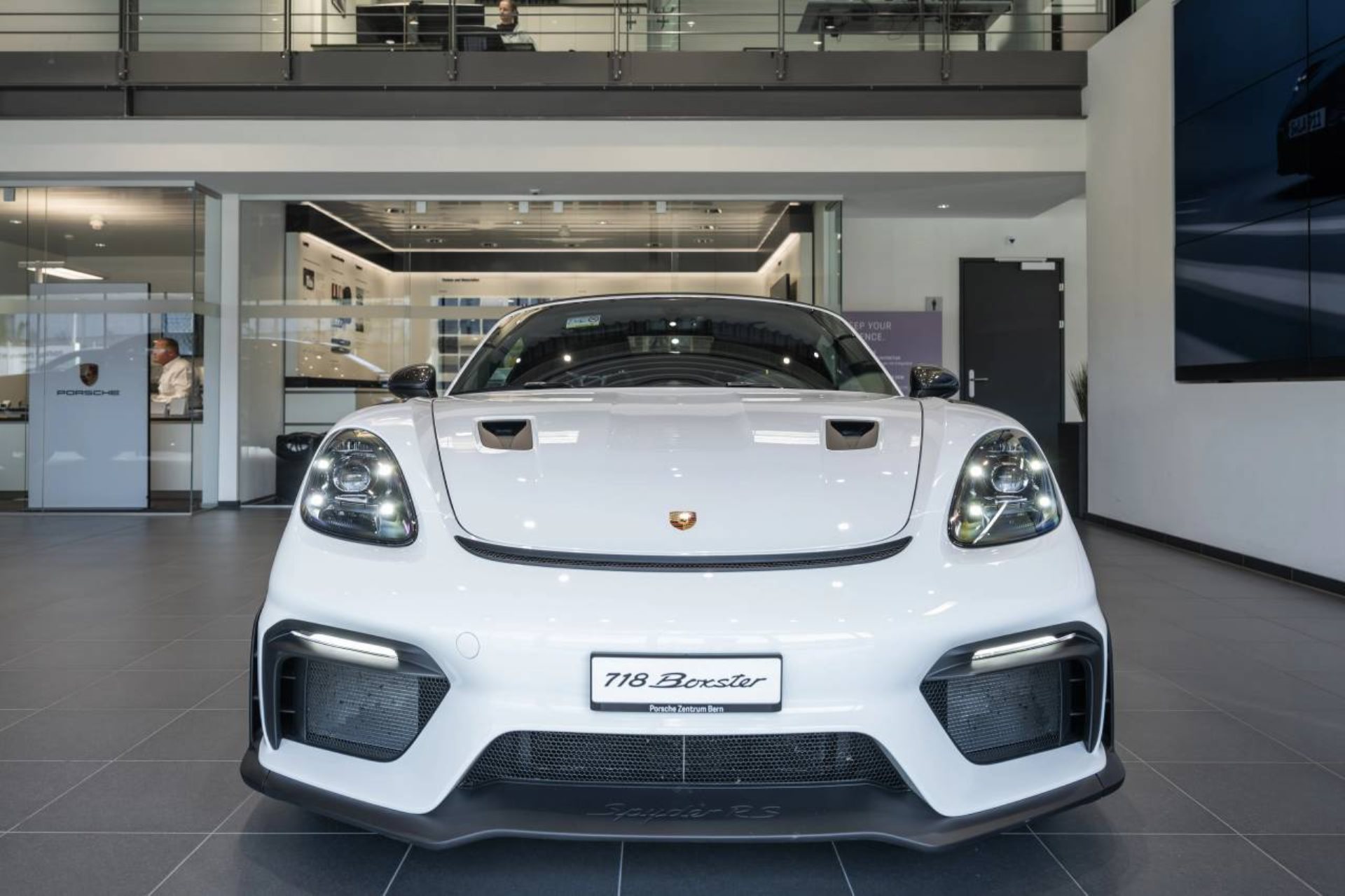 PORSCHE 718 Spyder RS-image-16