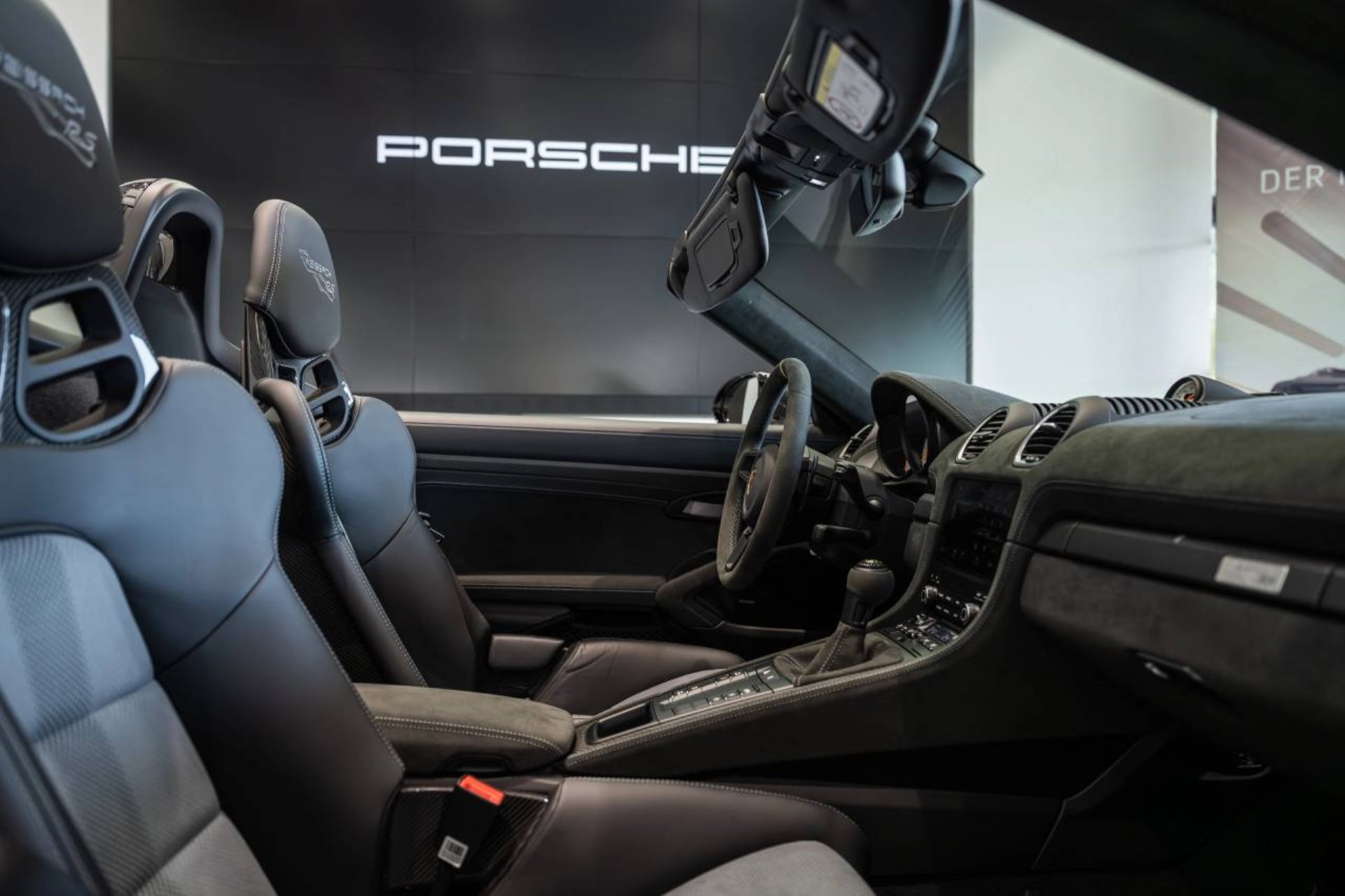 PORSCHE 718 Spyder RS-image-27