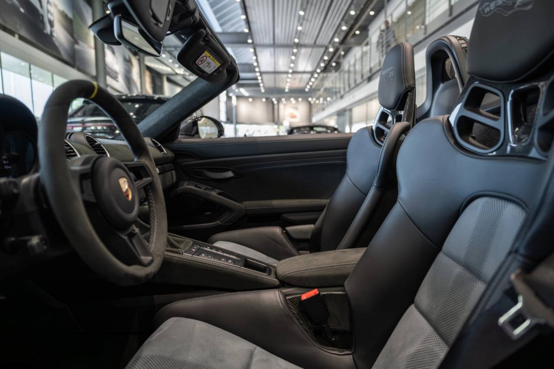PORSCHE 718 Spyder RS-image-3