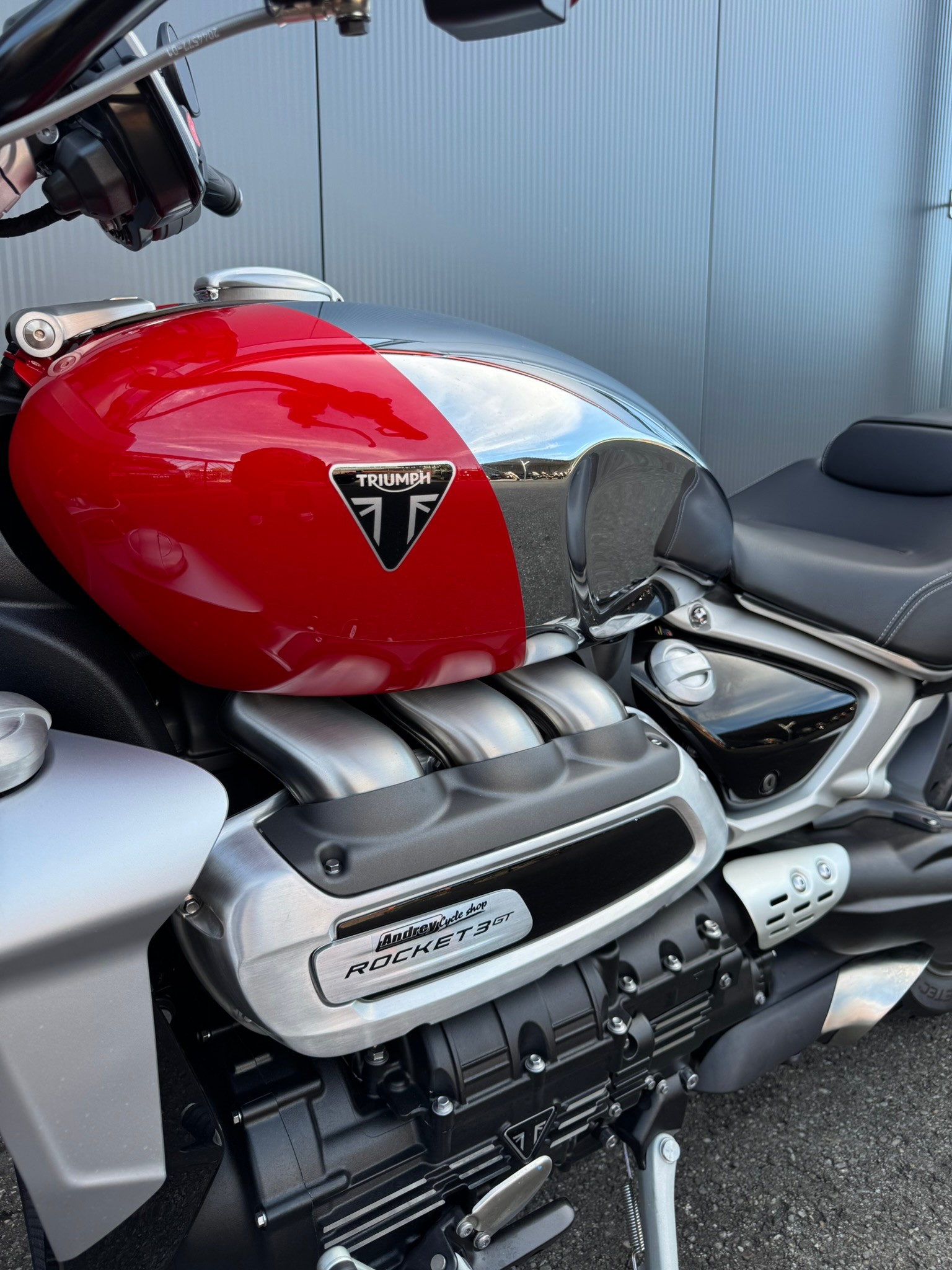 TRIUMPH Rocket 3 GT Special Edition-image-4