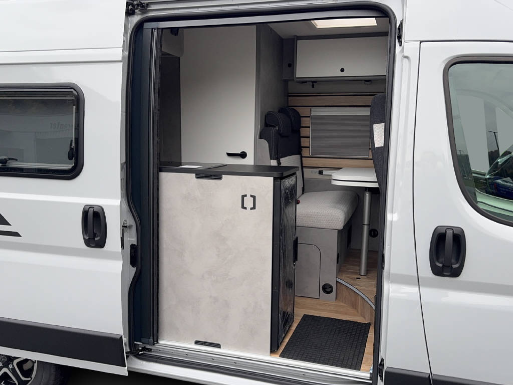 PEUGEOT Boxer ADVTR 5.4 DF 3.5t L2H2 2.2BlueHDi 140 CROSSCAMP-image-3