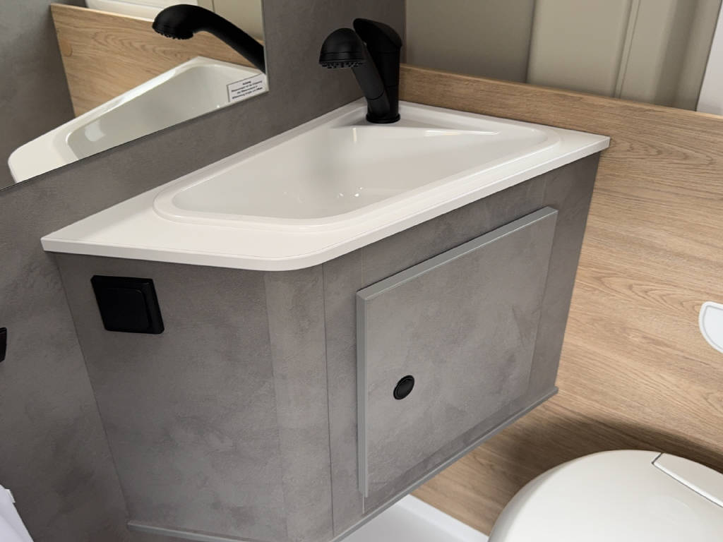 PEUGEOT Boxer ADVTR 5.4 DF 3.5t L2H2 2.2BlueHDi 140 CROSSCAMP-image-11