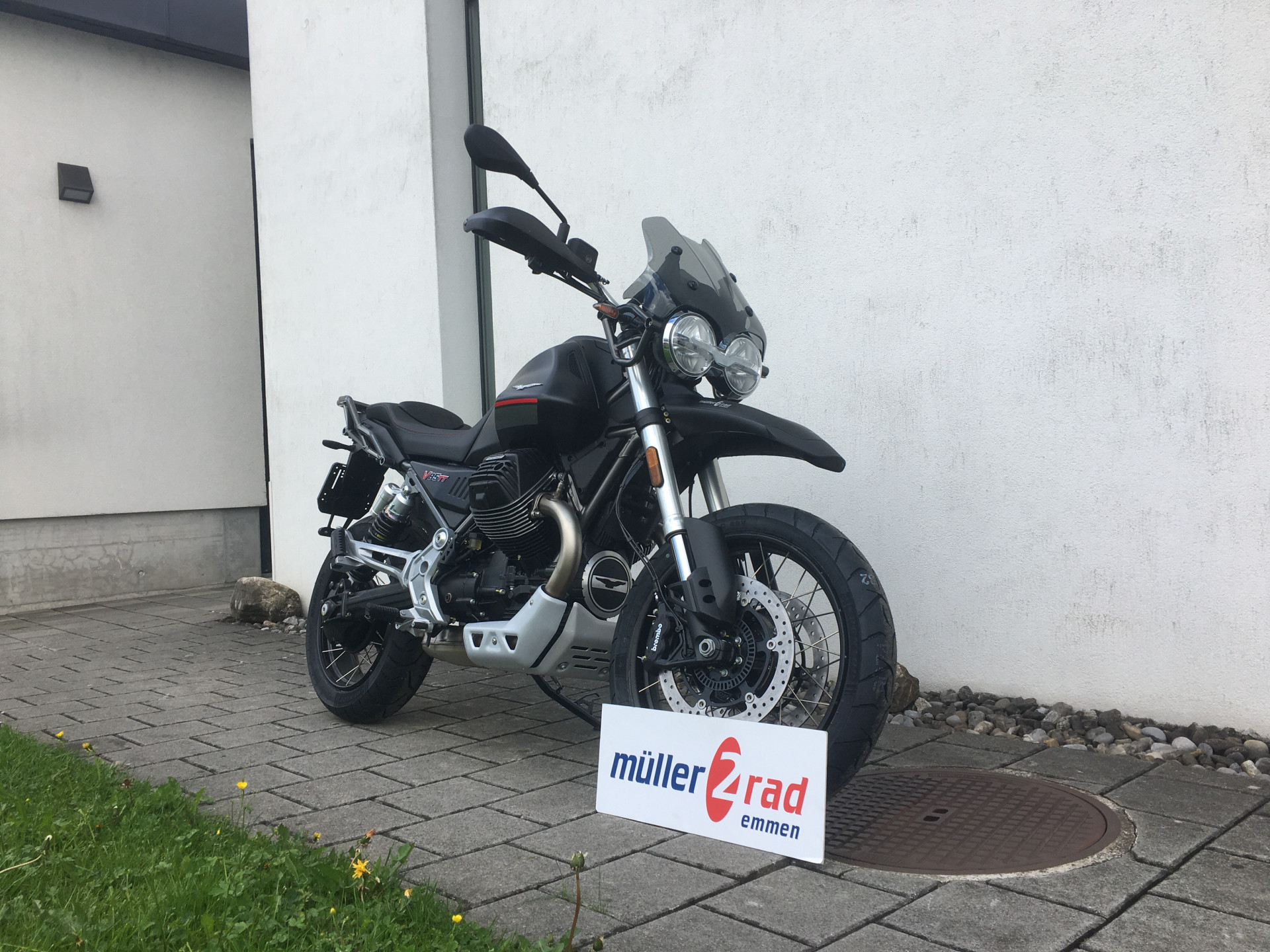MOTO GUZZI V85 TT HAMMERPREIS + 4 JAHRE GARANTIE-image-2
