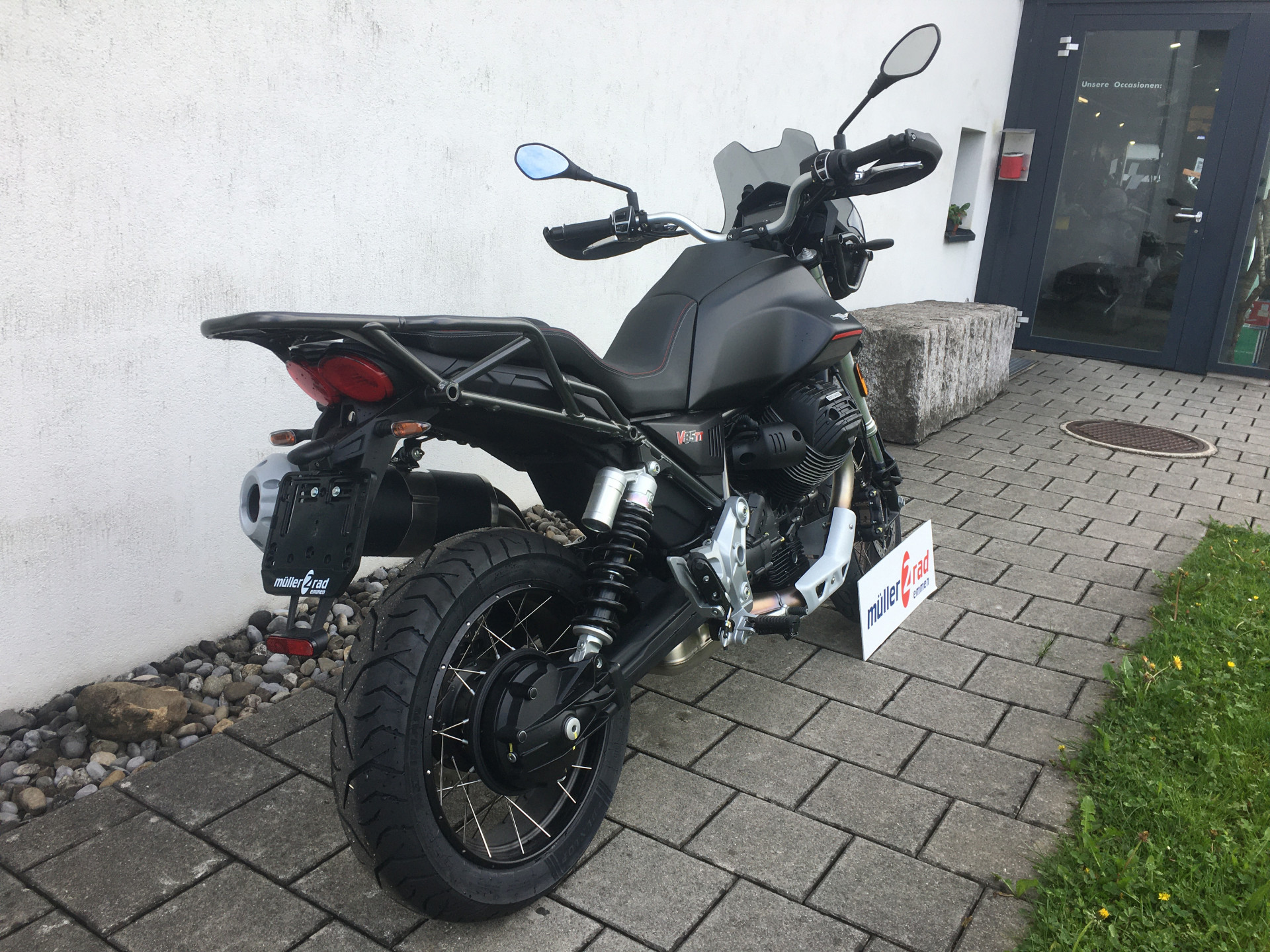 MOTO GUZZI V85 TT HAMMERPREIS + 4 JAHRE GARANTIE-image-4