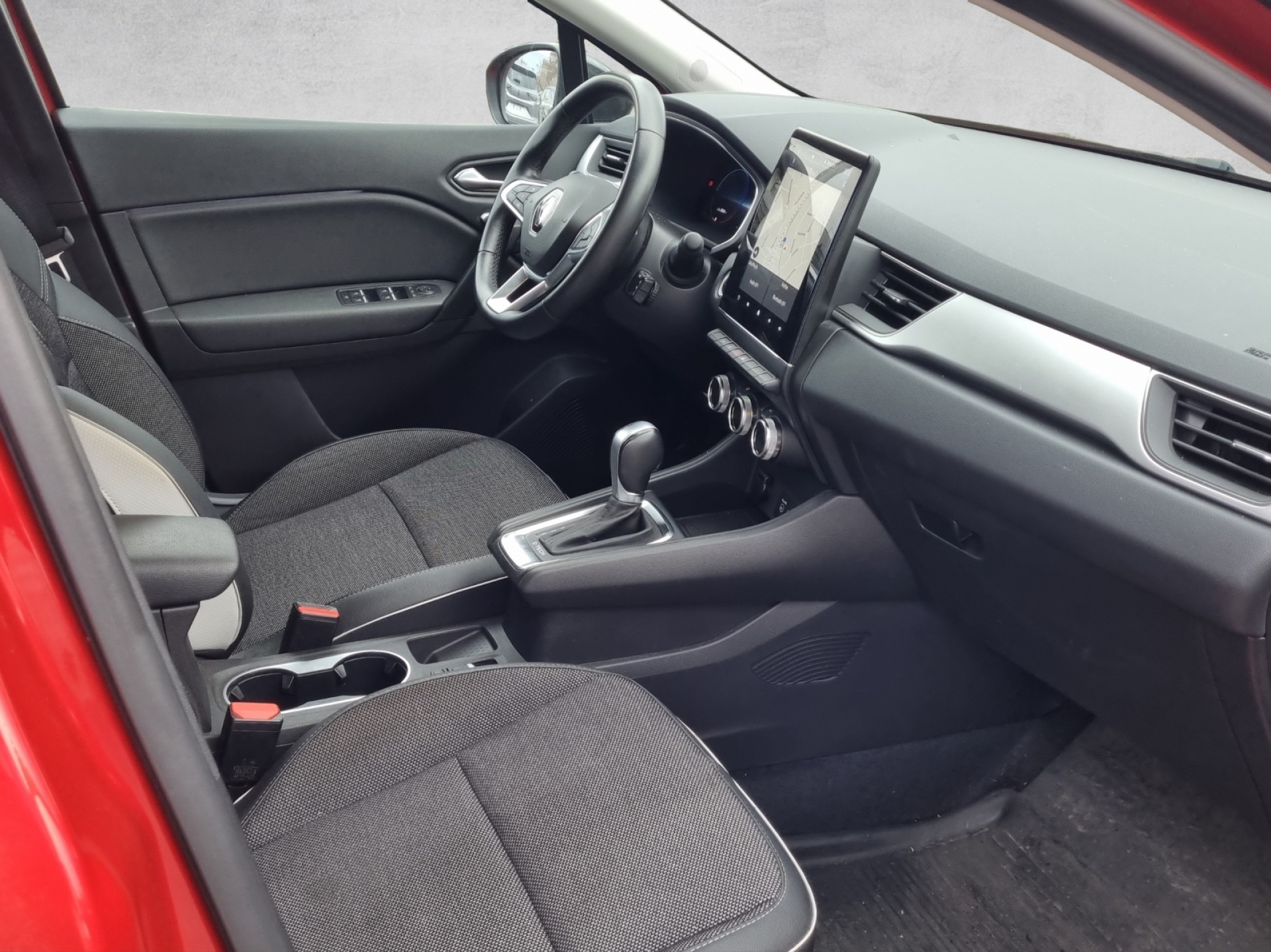 RENAULT Captur 1.6 E-Tech Plug-in R.S. Line-image-11