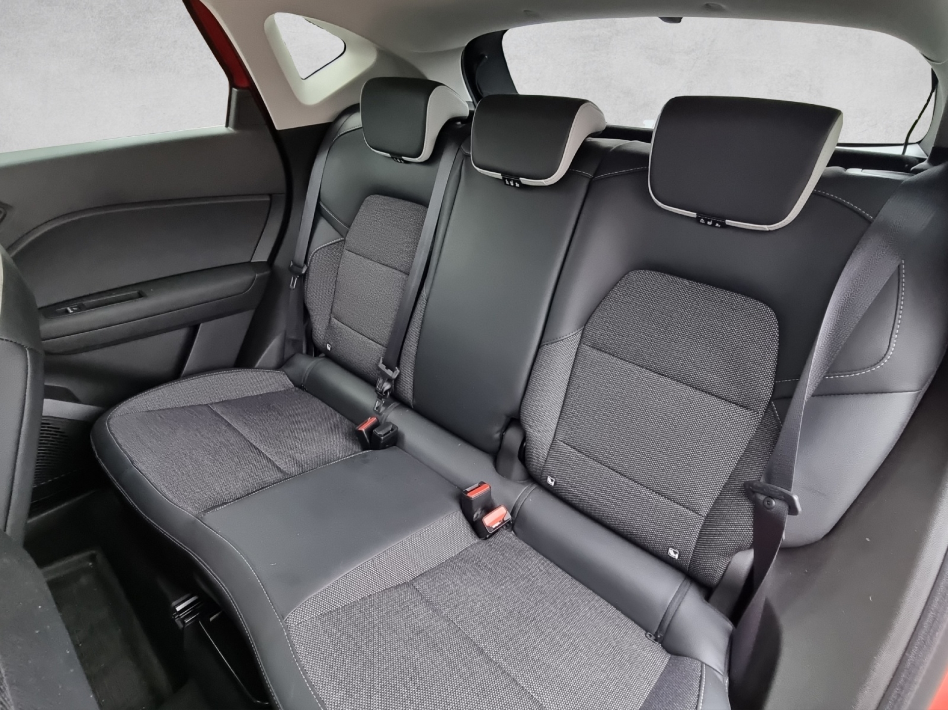 RENAULT Captur 1.6 E-Tech Plug-in R.S. Line-image-9