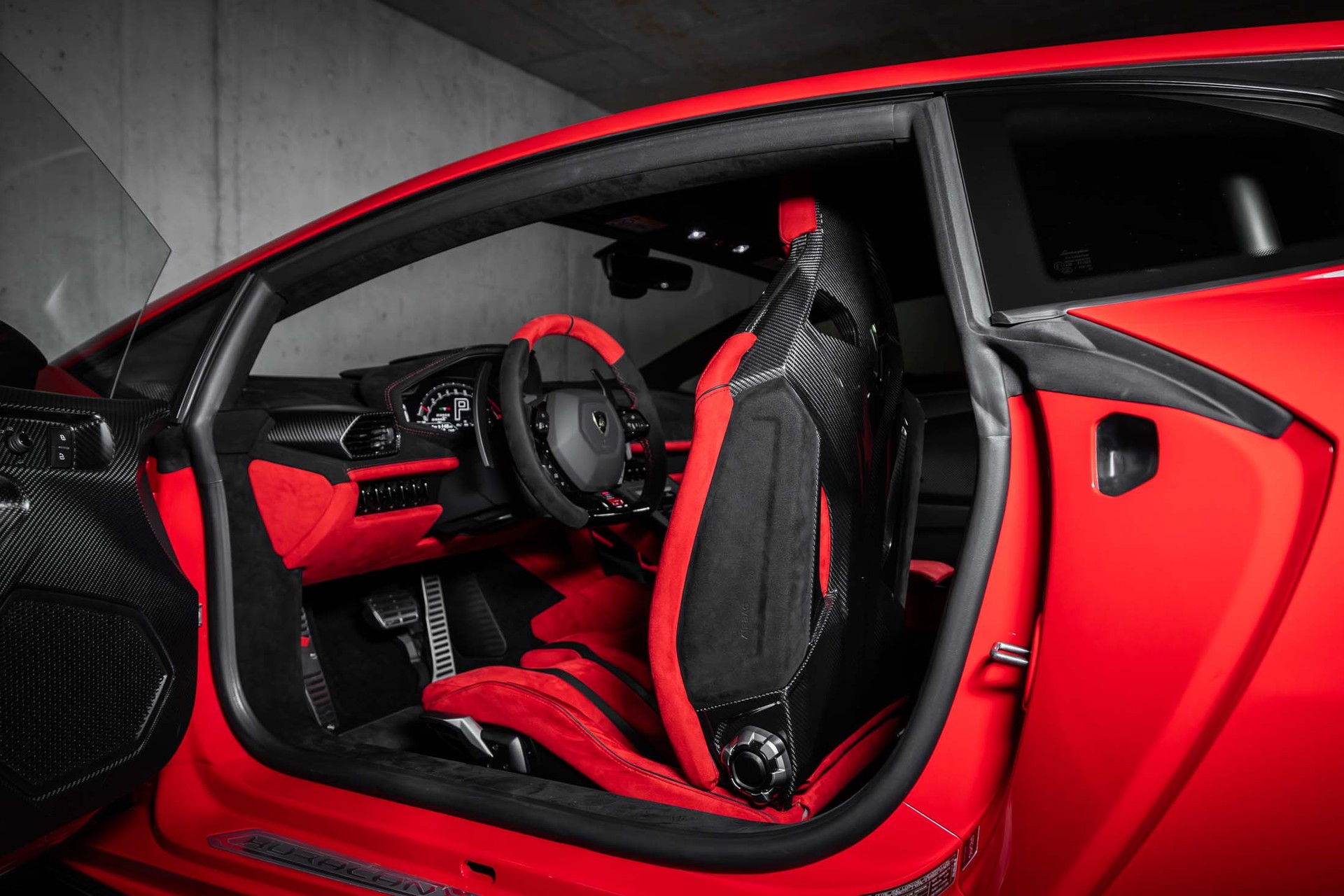 LAMBORGHINI Huracan STO Coupé DCT RWD-image-24