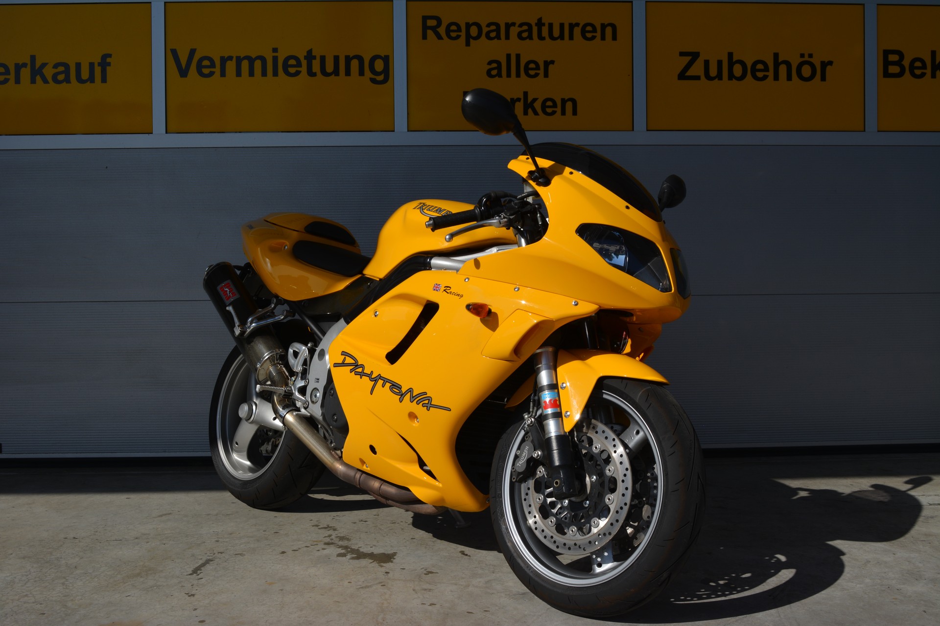 TRIUMPH Daytona 955i-image-2