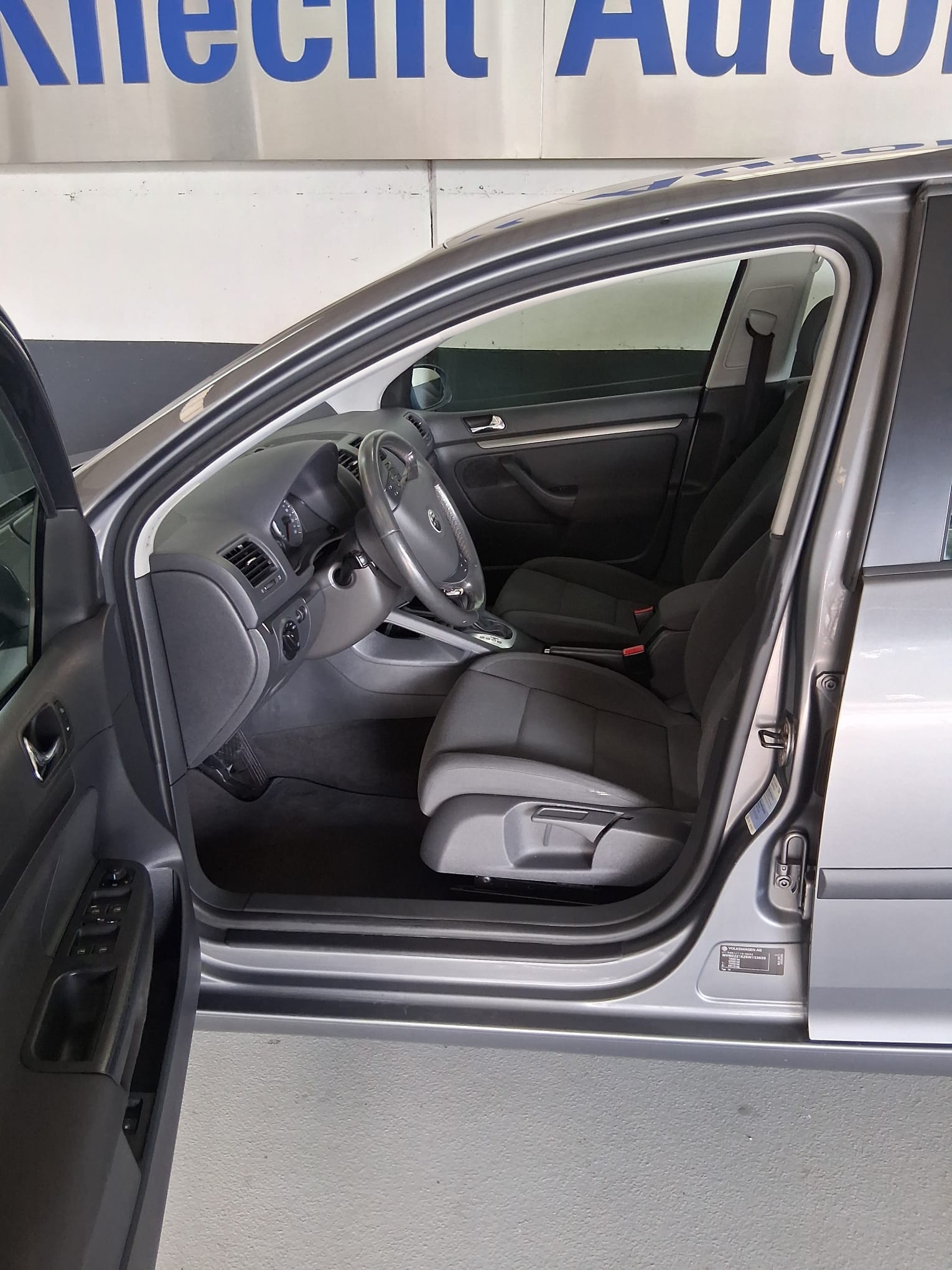 VW Golf 2.0 FSI Automat Comfortline-image-10