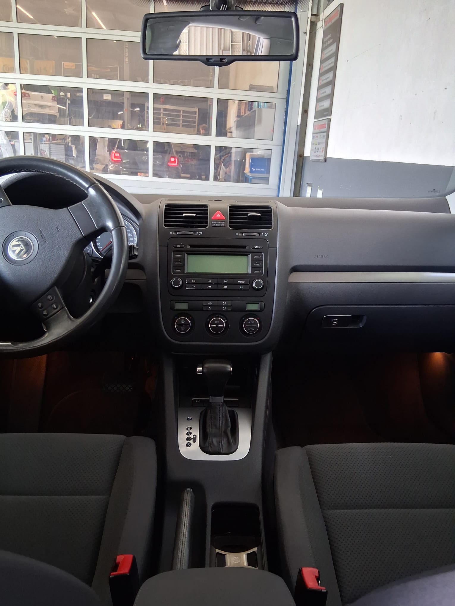 VW Golf 2.0 FSI Automat Comfortline-image-13