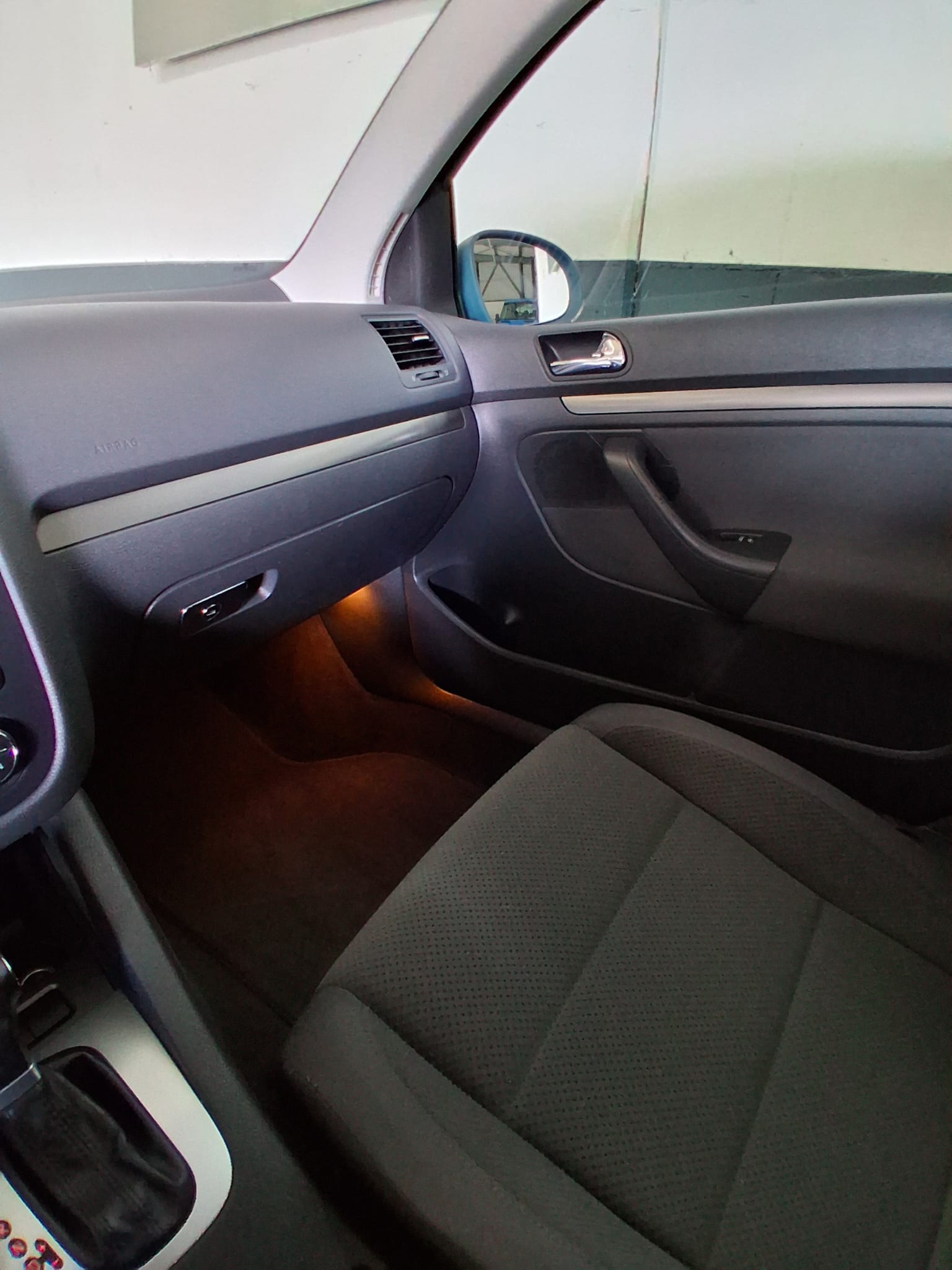 VW Golf 2.0 FSI Automat Comfortline-image-16