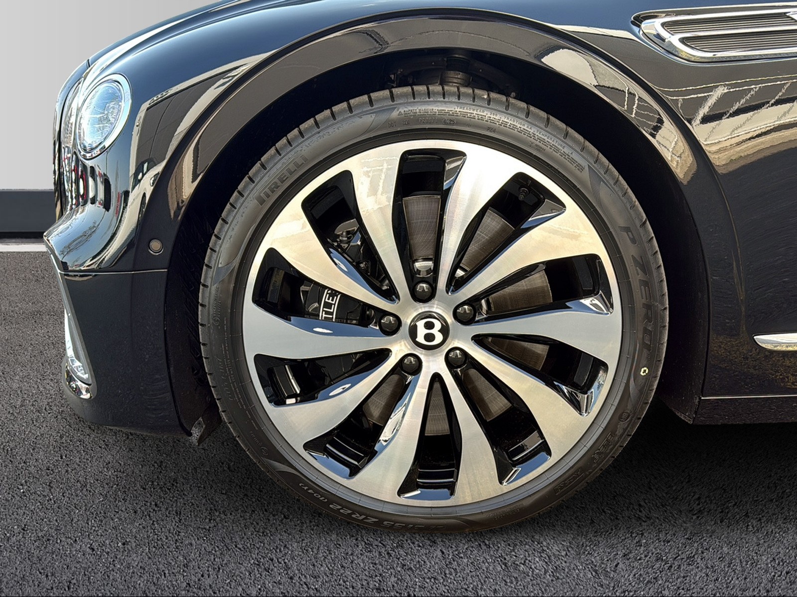 BENTLEY Flying Spur V8 Hybrid-image-10