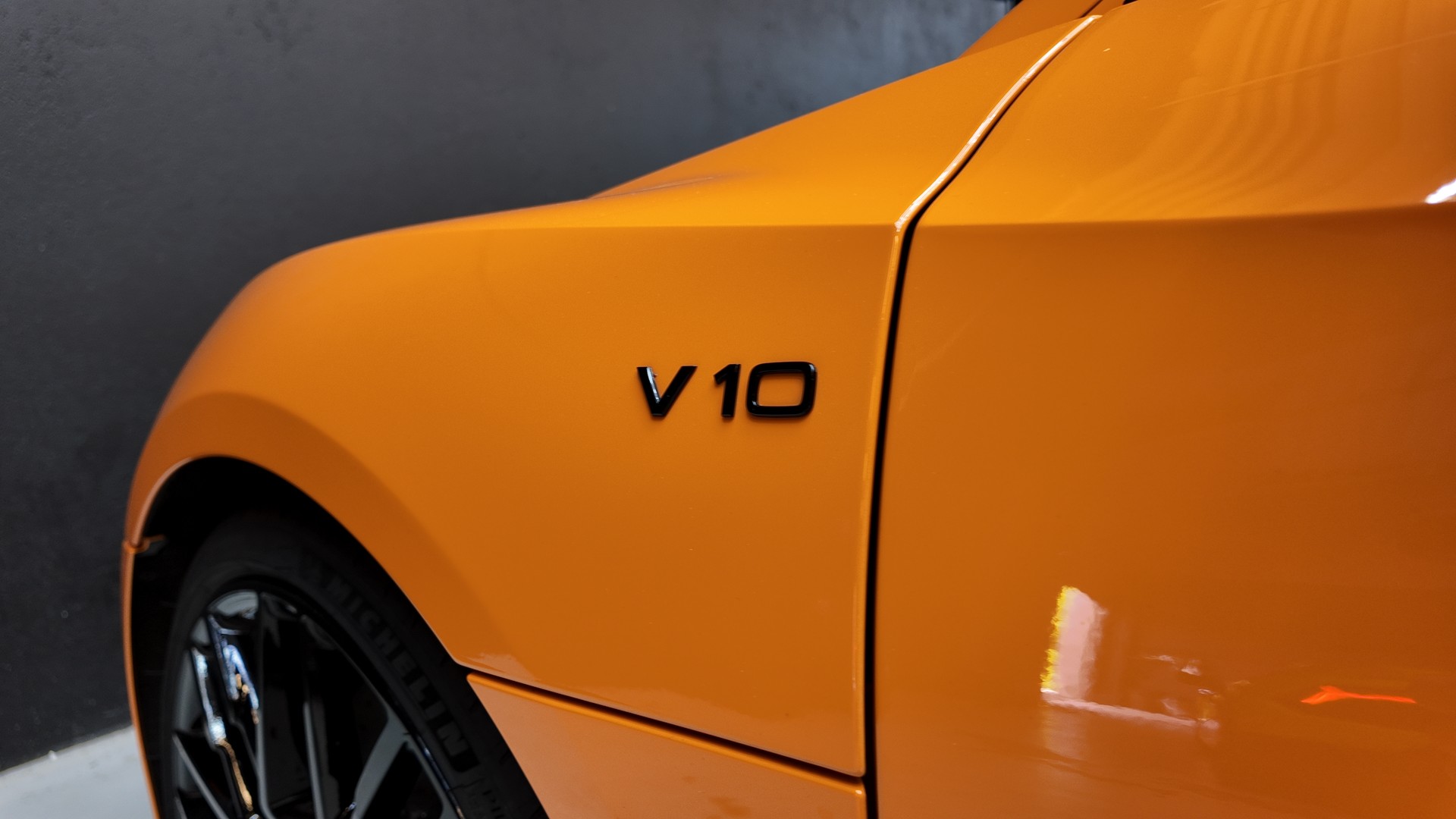 AUDI R8 Coupé 5.2 plus S-Tronic-image-10