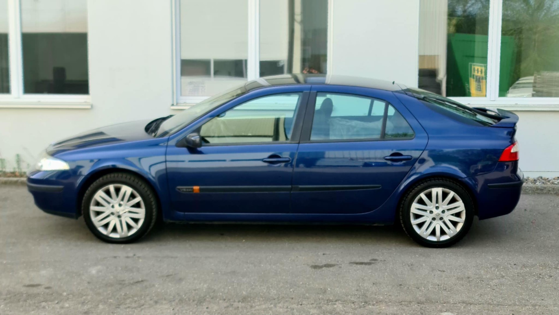 RENAULT Laguna 3.0 V6 24V Initiale Automatic-image-4