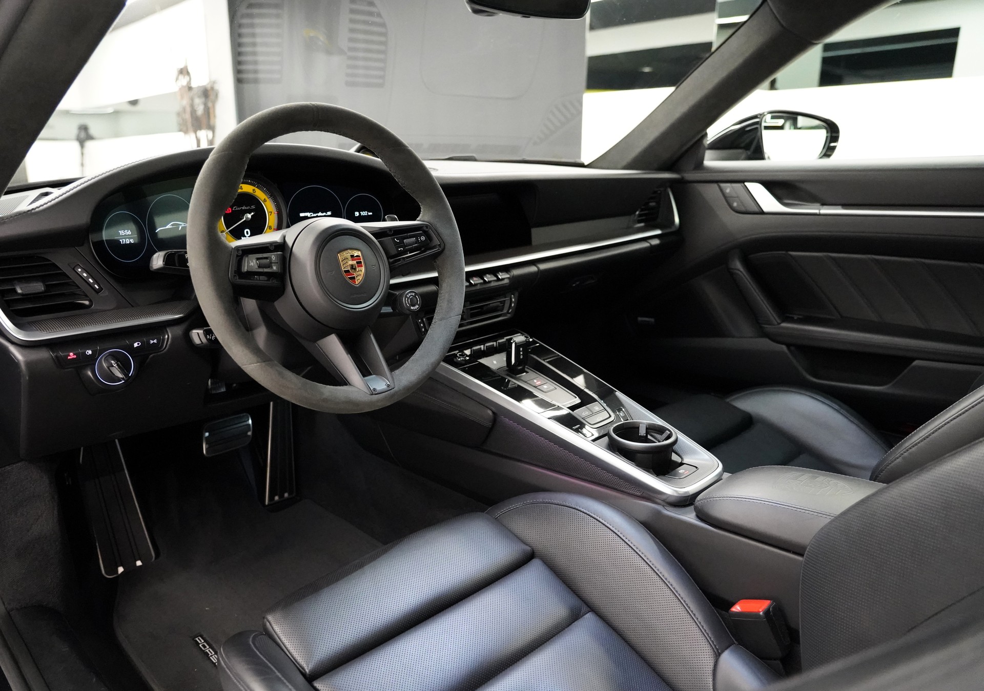 PORSCHE 911 Turbo S-image-7