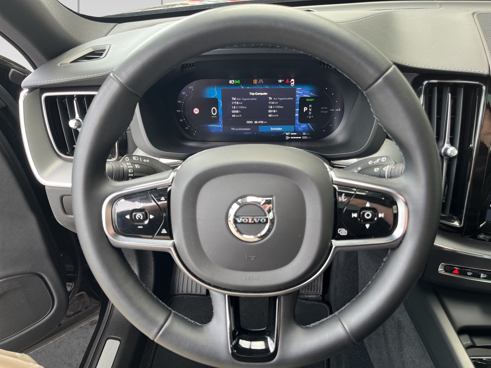 VOLVO XC60 T6 eAWD PluginHybrid Ultimate Dark Geartronic-image-8