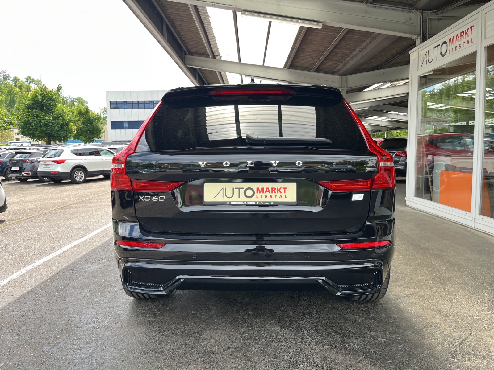 VOLVO XC60 T6 eAWD PluginHybrid Ultimate Dark Geartronic-showroom-element-3
