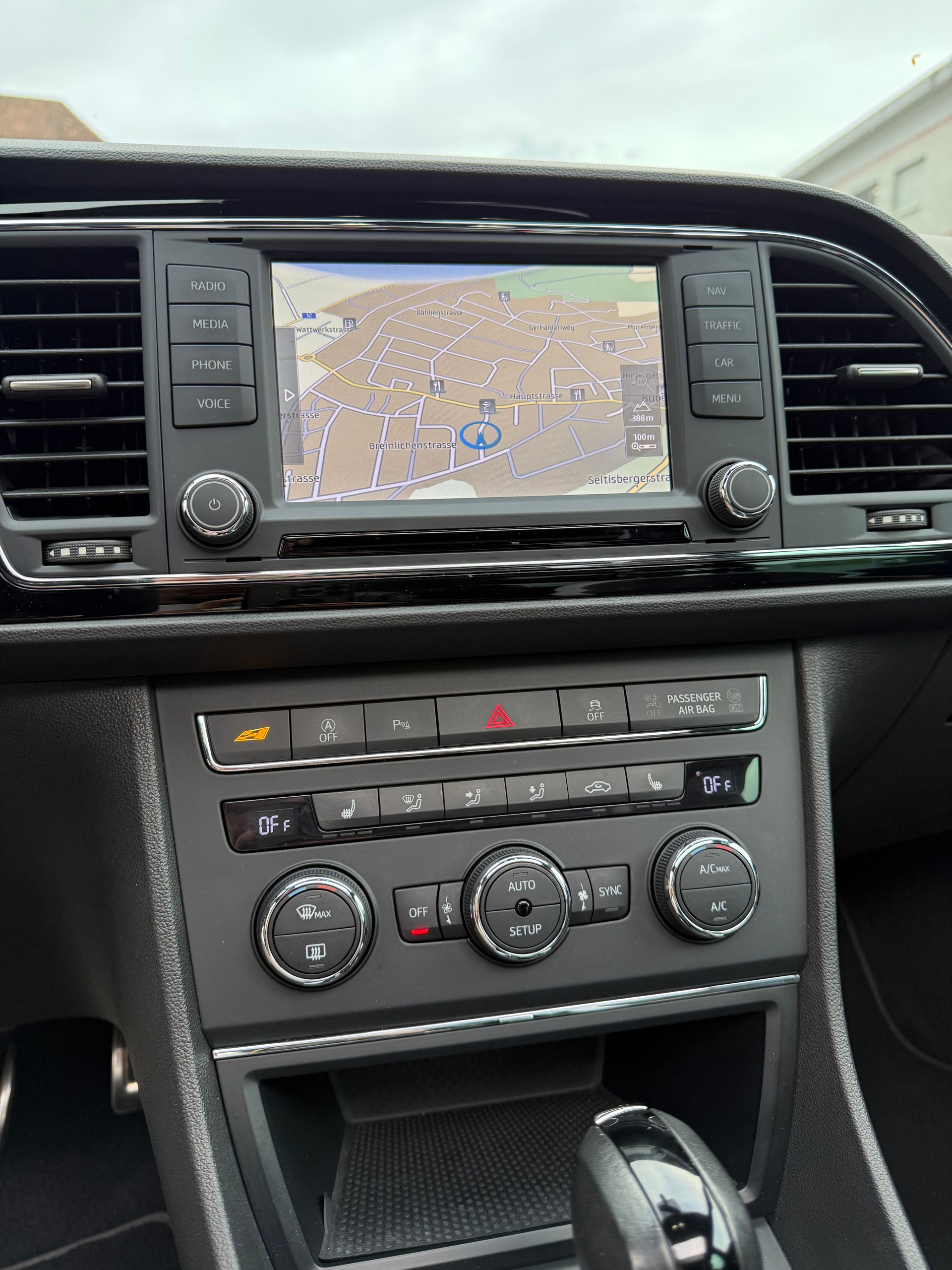 SEAT Leon ST 2.0 TSI Cupra 280 DSG-image-10