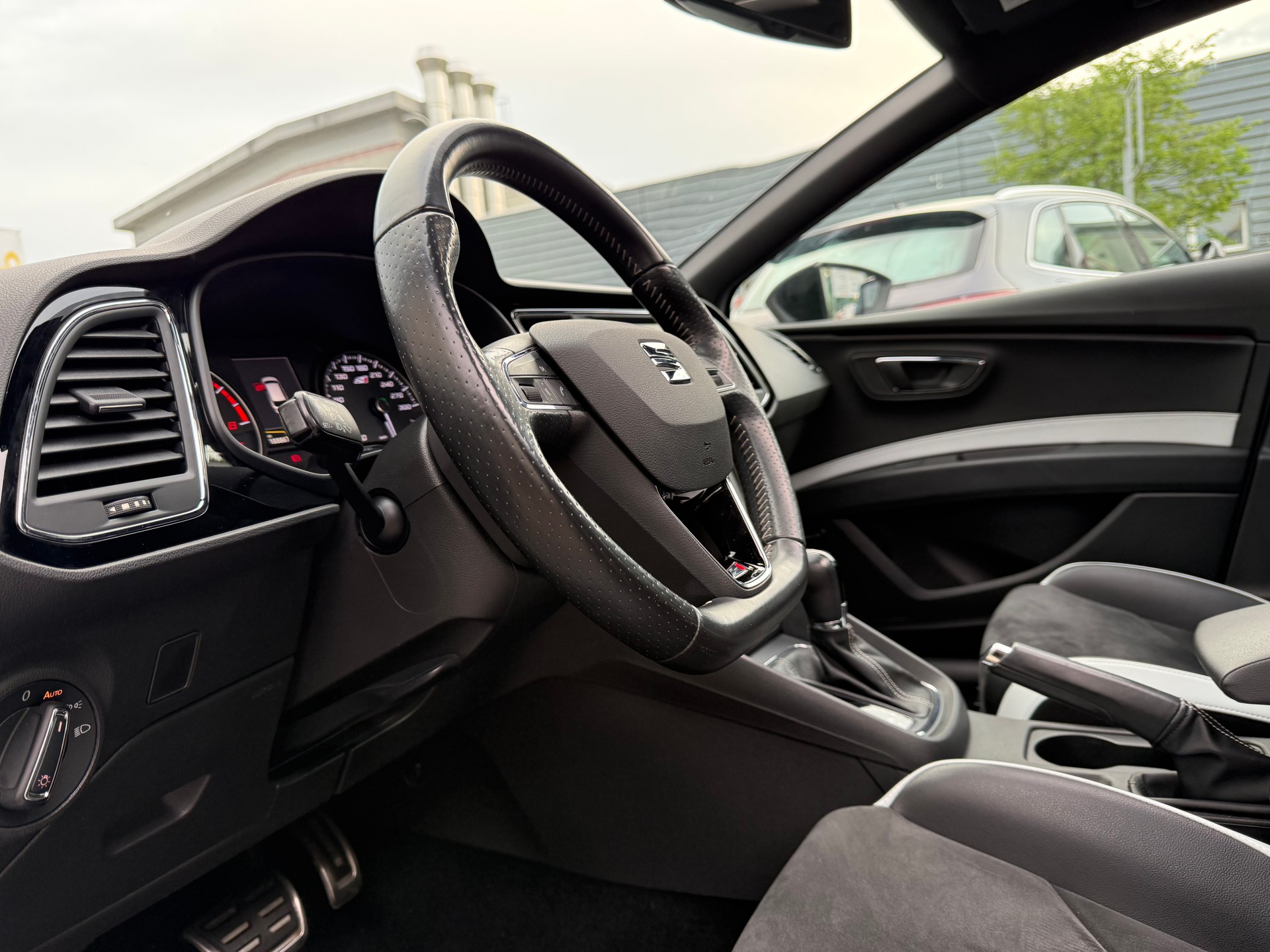 SEAT Leon ST 2.0 TSI Cupra 280 DSG-image-7