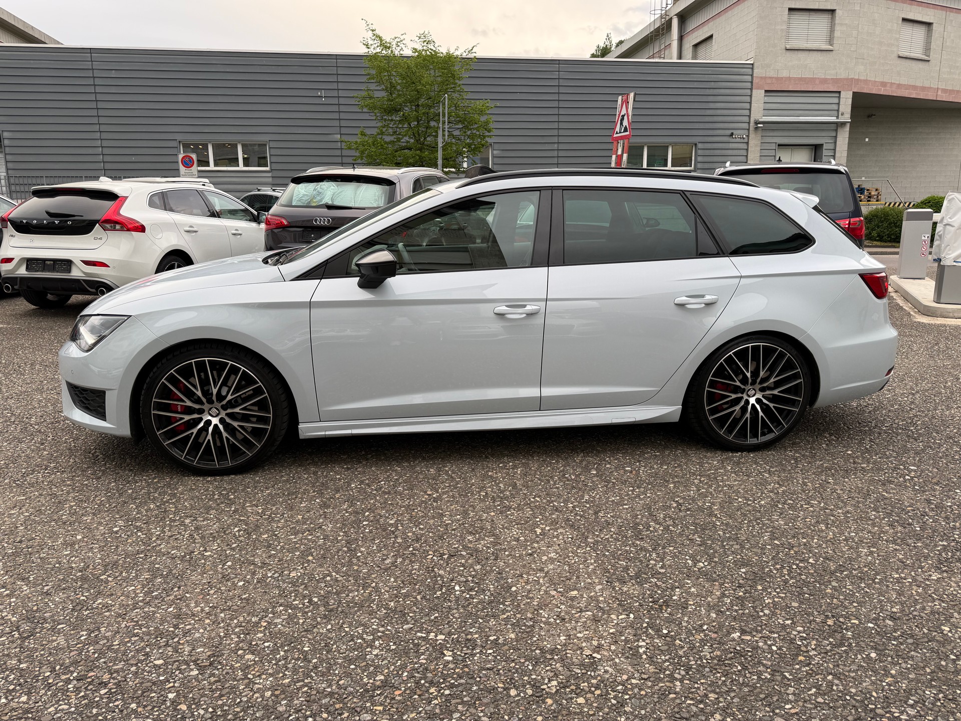 SEAT Leon ST 2.0 TSI Cupra 280 DSG-image-2