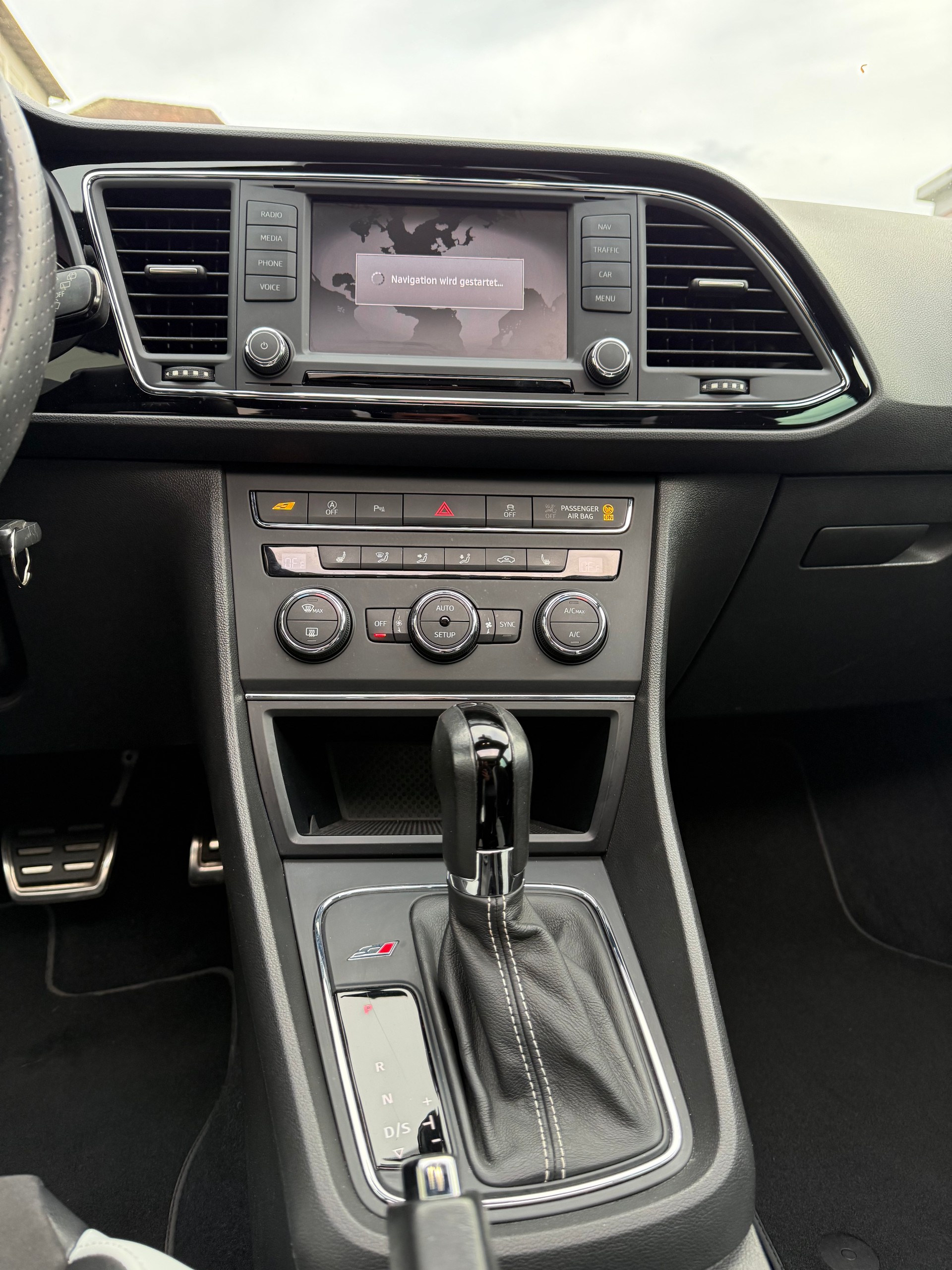 SEAT Leon ST 2.0 TSI Cupra 280 DSG-image-9