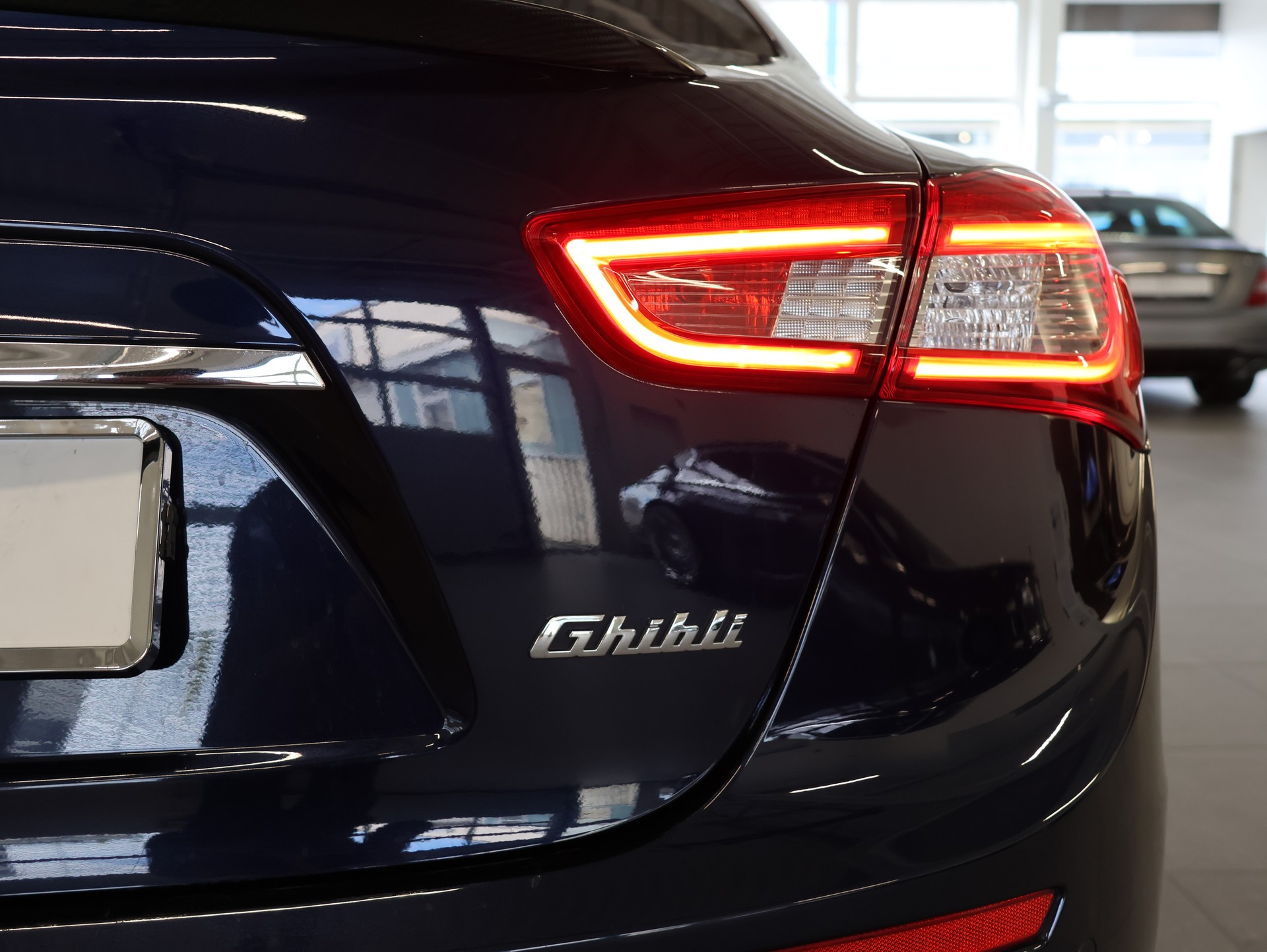 MASERATI Ghibli D 3.0 V6 GranSport Automatica *Panorama*Carbon*Sportsitze*Harman/Kardon*-image-10