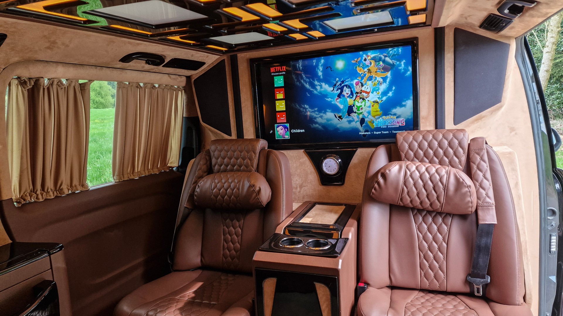 MERCEDES-BENZ 116 VIP-Bus Tourer L 7G-Tronic-image-16