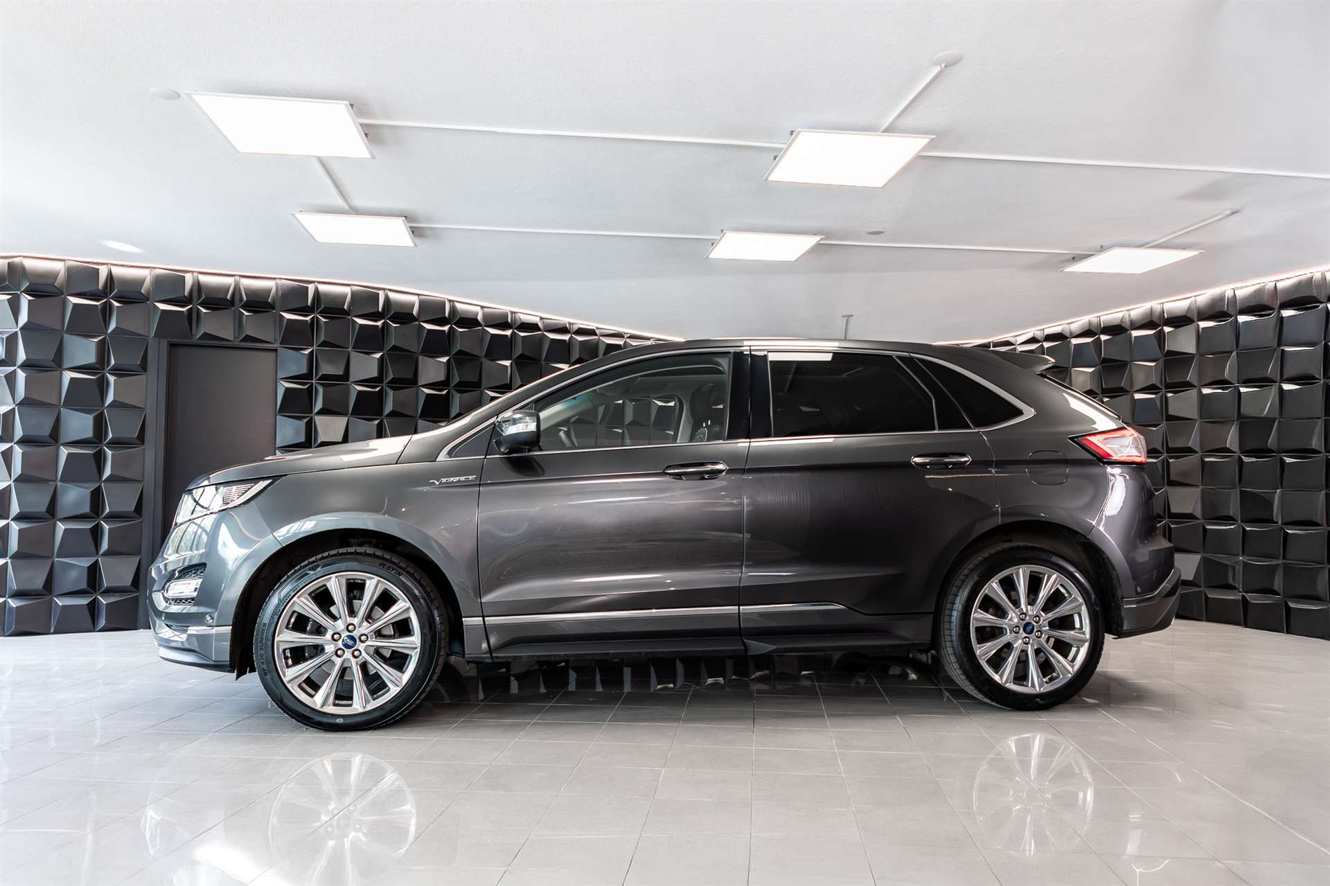 FORD Edge 2.0 TDCi Vignale 4WD PowerShift-showroom-element-1