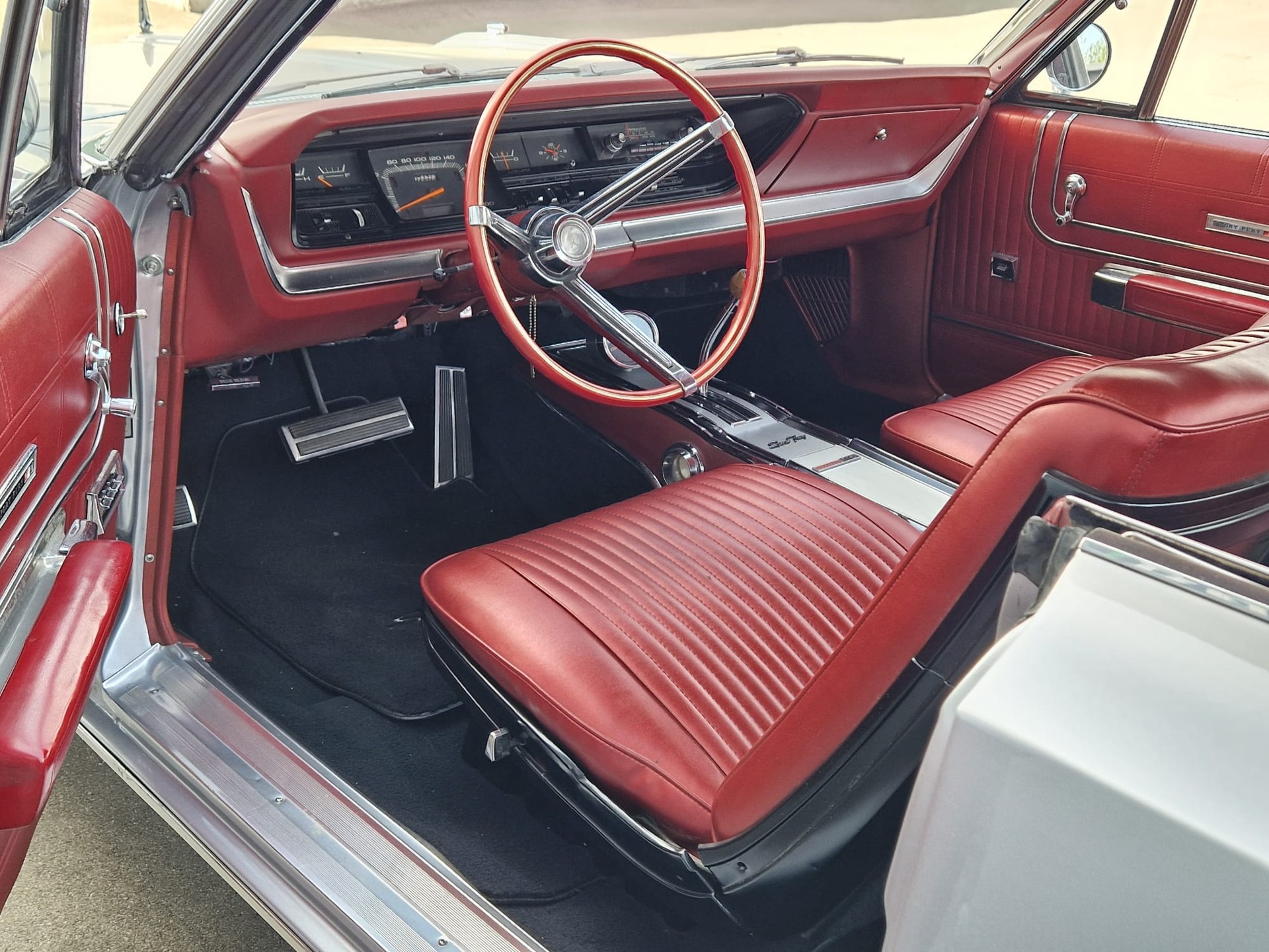 PLYMOUTH Sport Fury-image-12