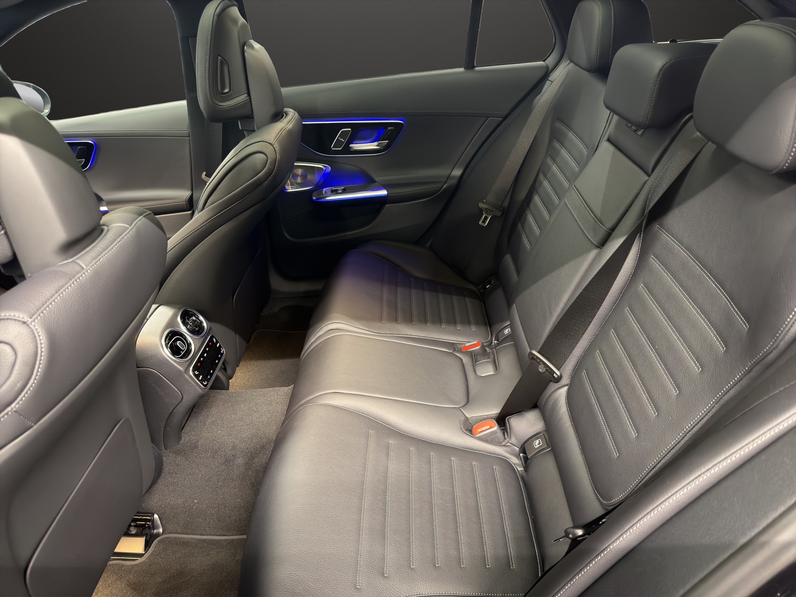 MERCEDES-BENZ C 300 T 4 Matic-image-11
