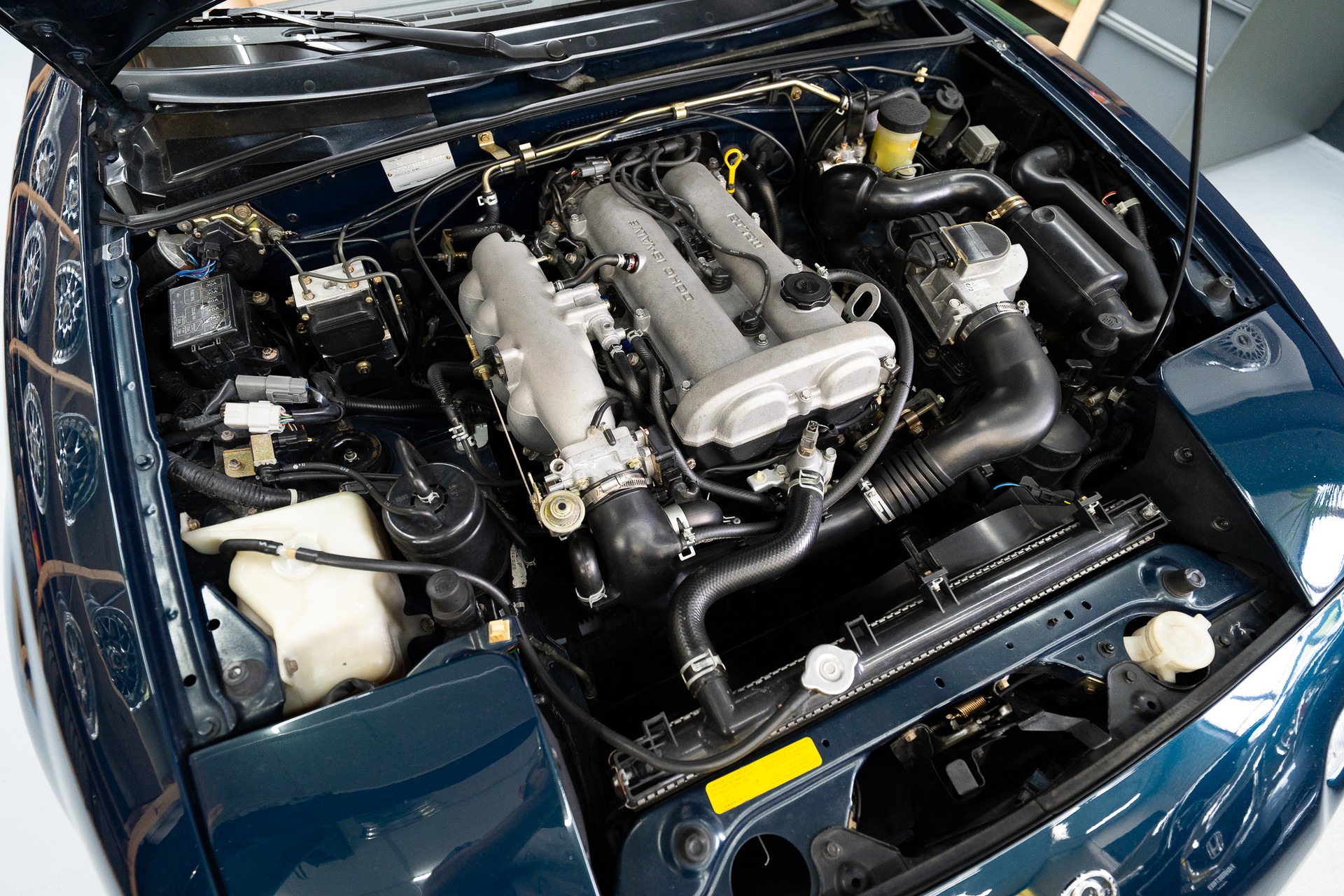 MAZDA MX-5 1.6i-16-image-12