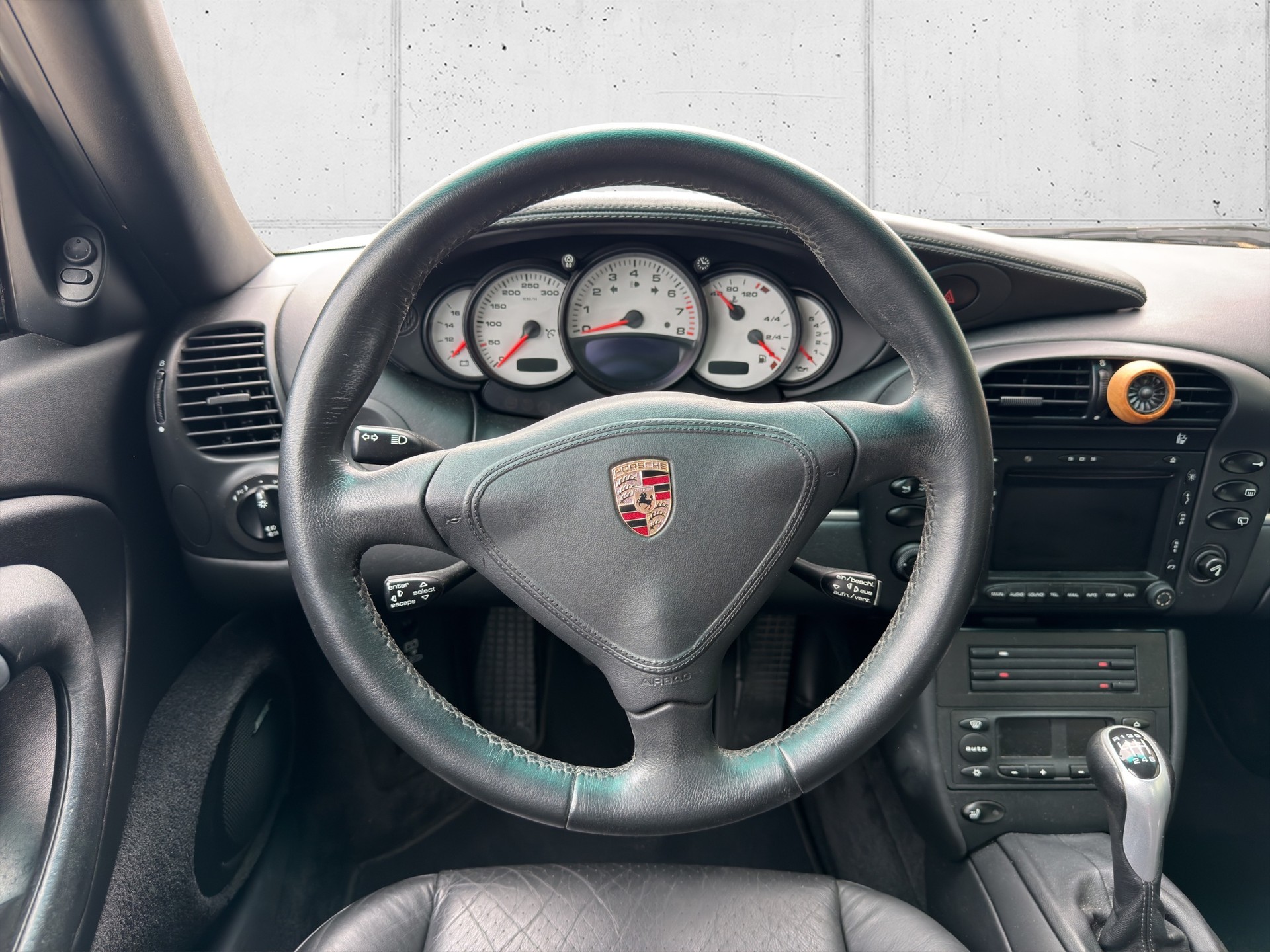 PORSCHE 911 Turbo-image-14