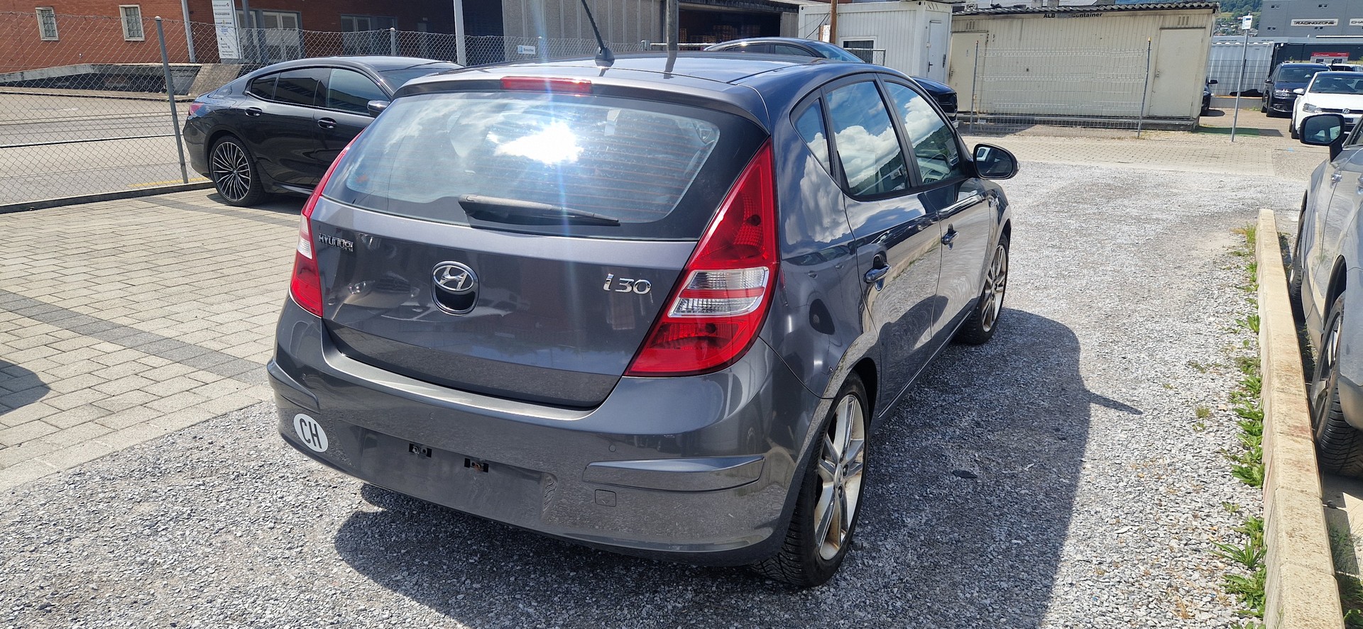 HYUNDAI i30 1.6 Swiss Plus Edition-image-3