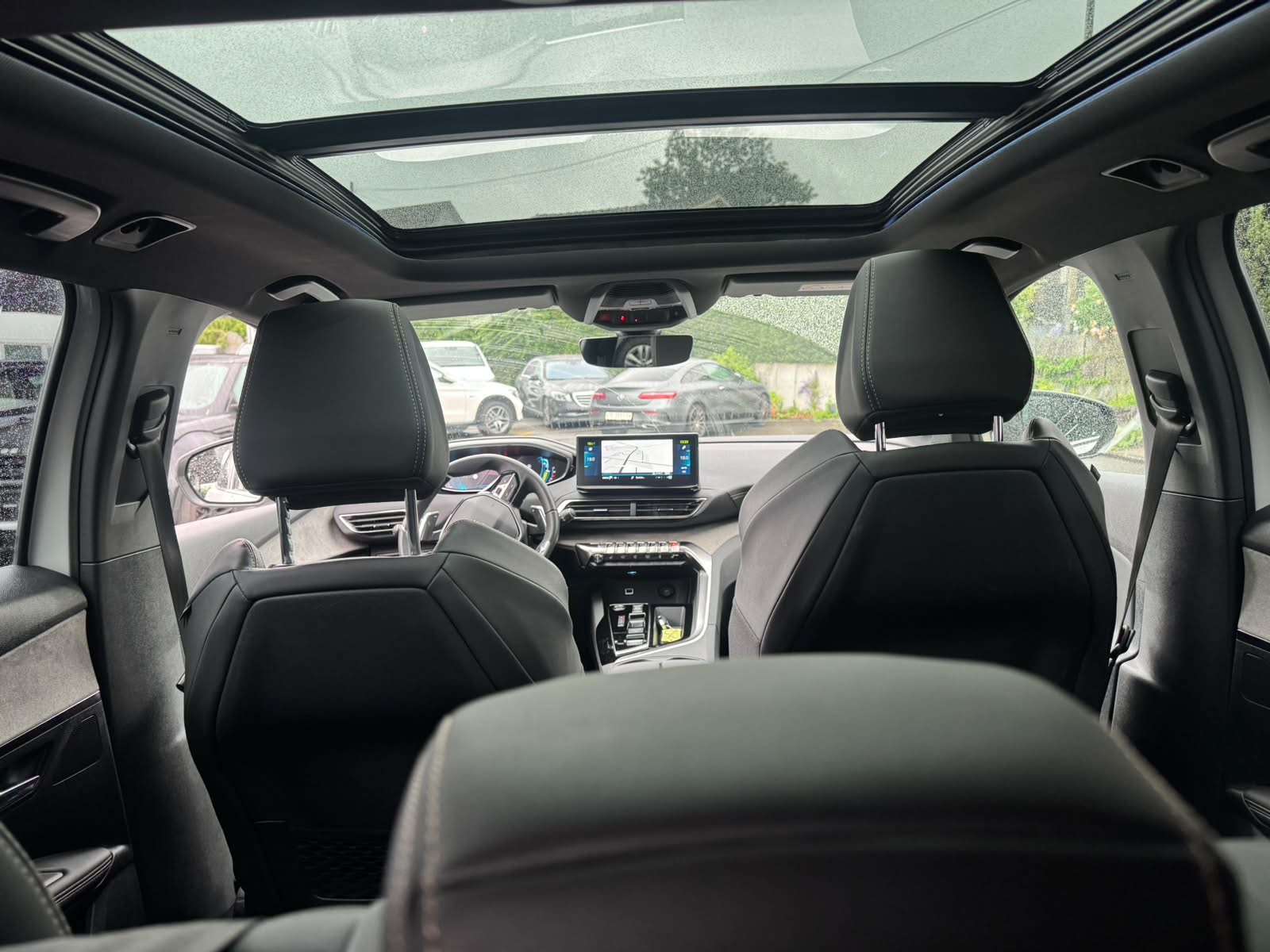 PEUGEOT 3008 300e Hybrid4 GT EAT8-image-9