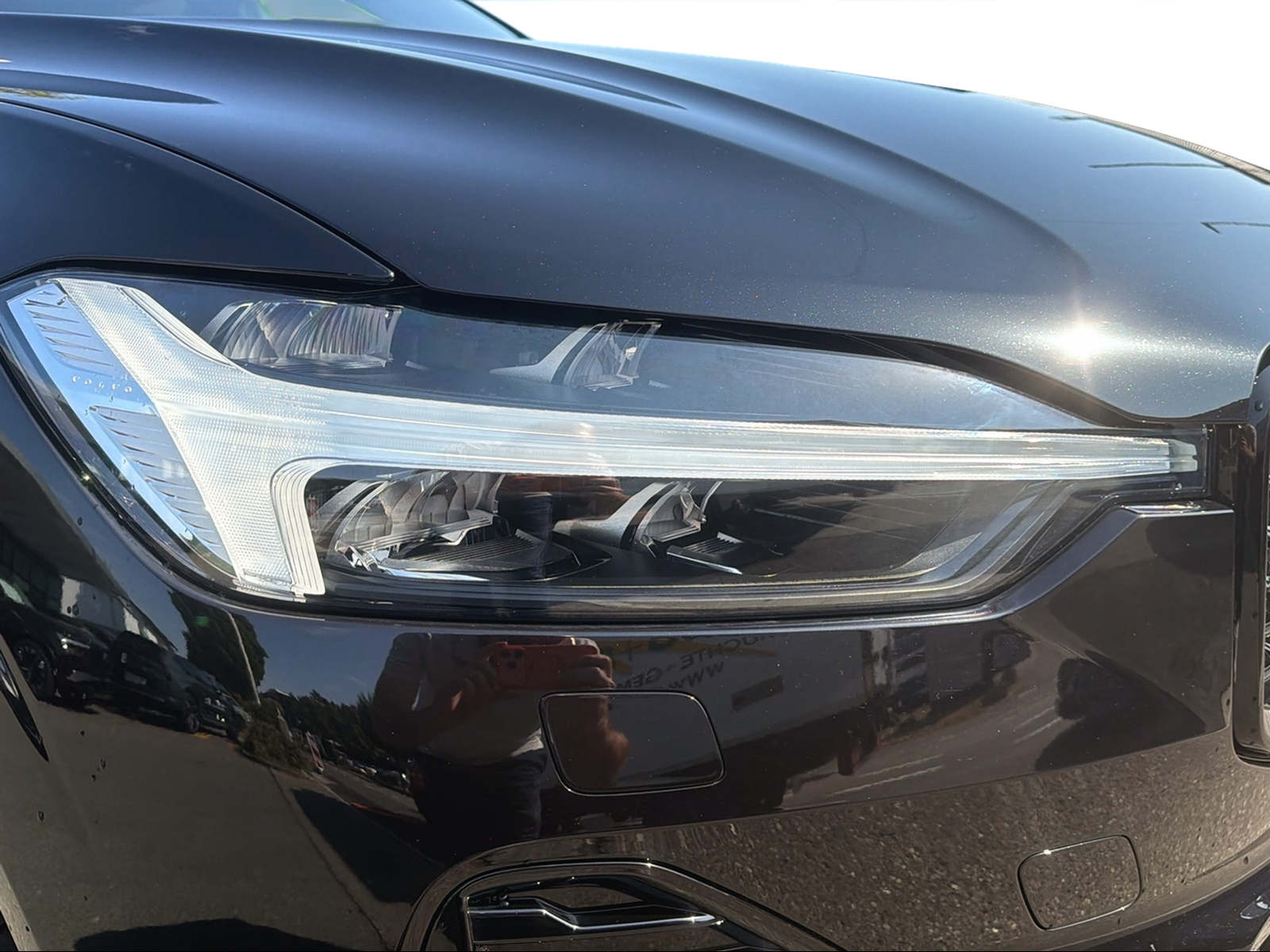 VOLVO XC60 2.0 B5 MH Ultimate Dark AWD-image-15