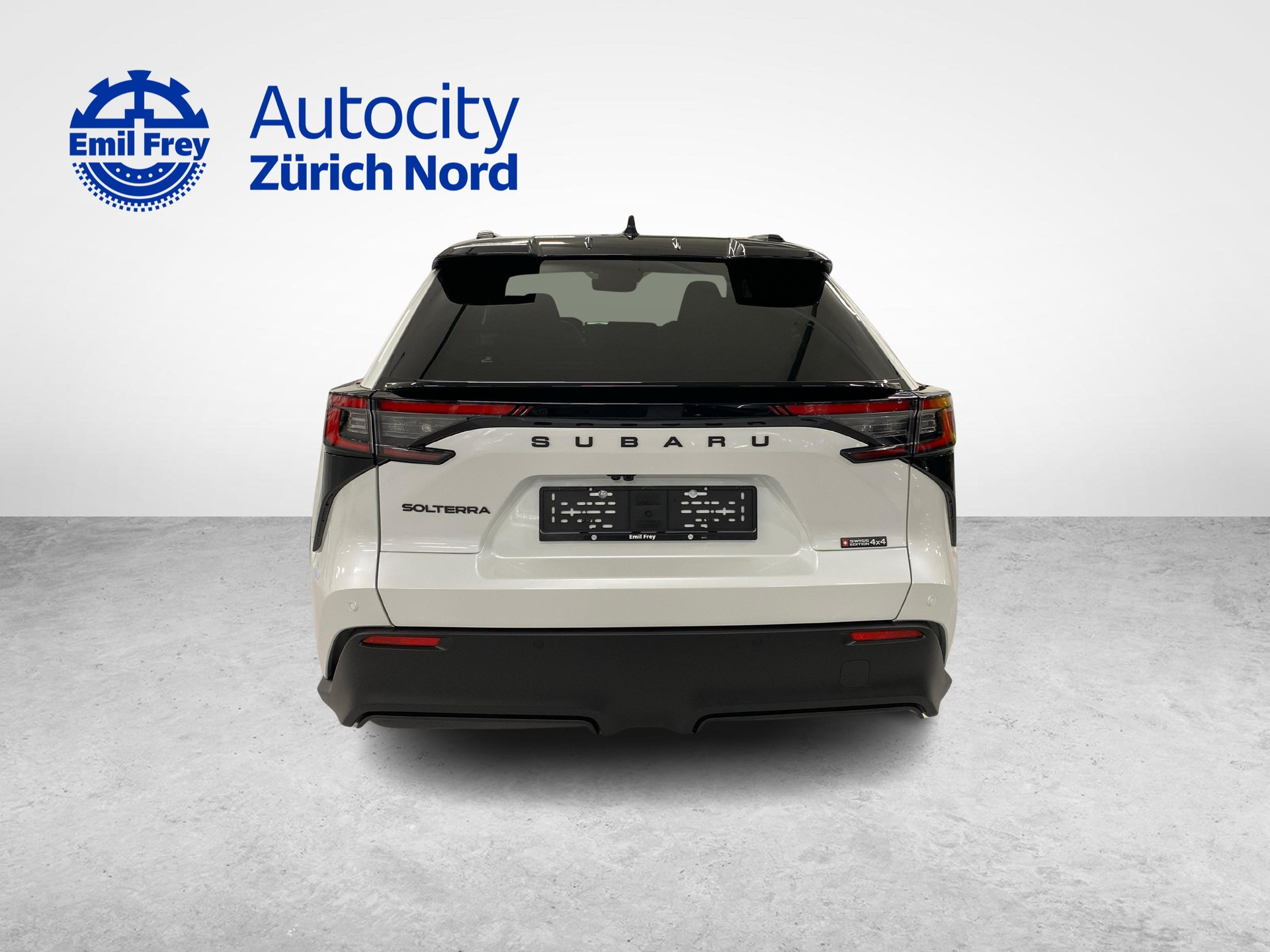 SUBARU Solterra eV Luxury AWD-showroom-element-3