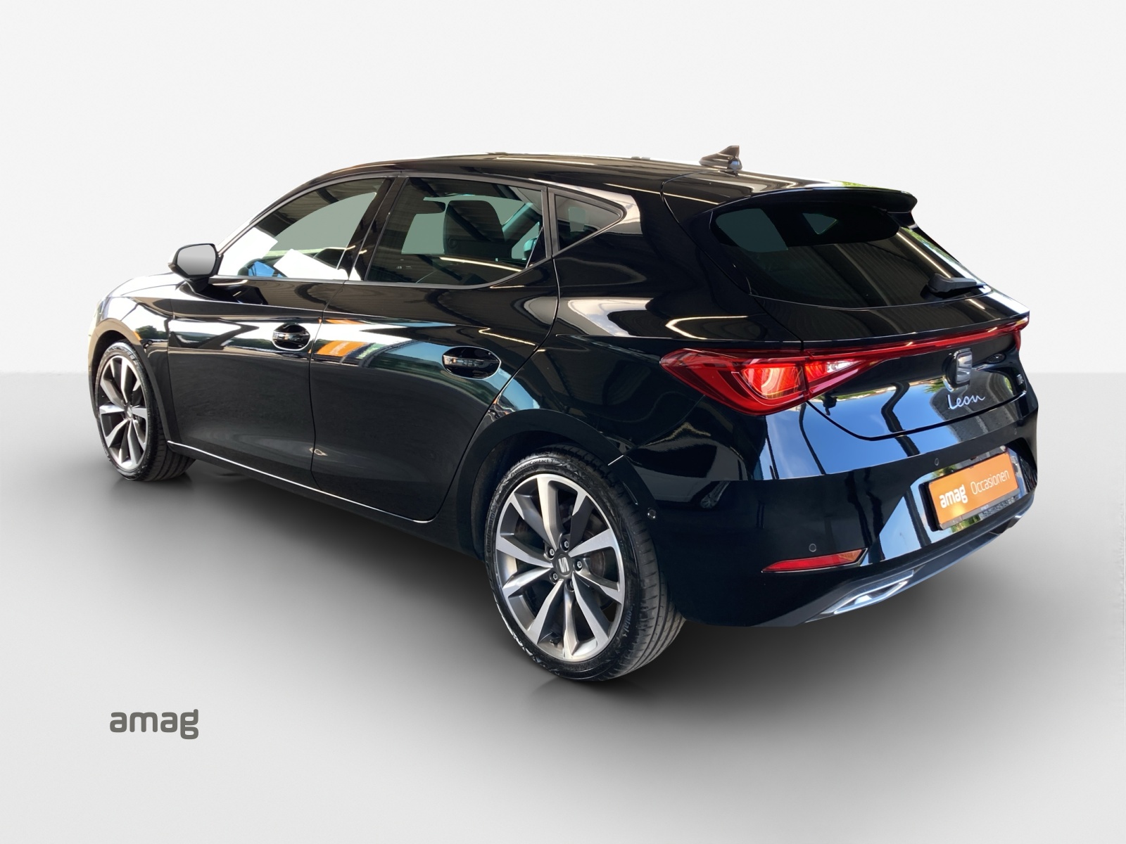 SEAT Leon 1.5 eTSI mHEV DSG FR-showroom-element-2