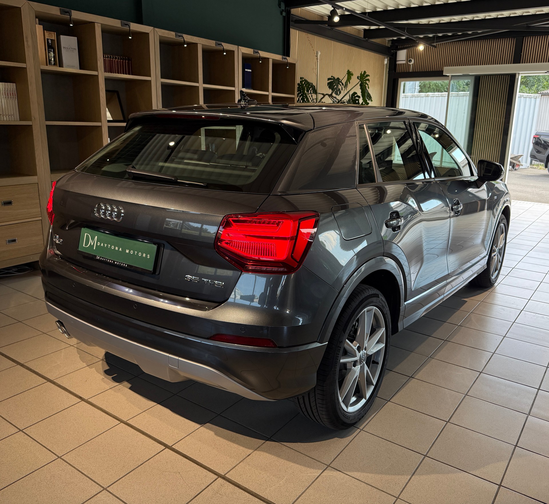 AUDI Q2 35 TFSI Sport Attraction S-tronic-showroom-element-3