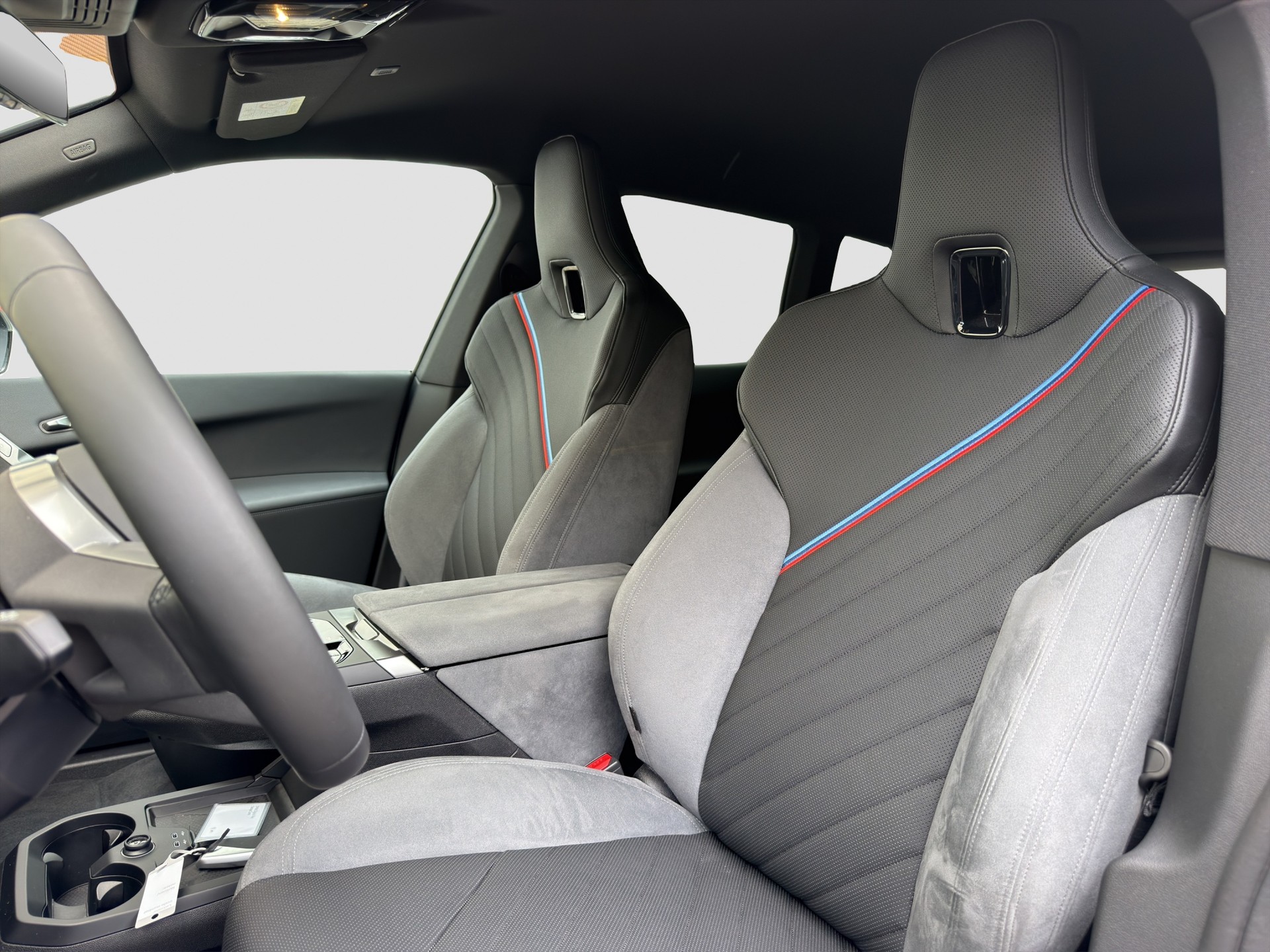 BMW iX xDrive60 M Sport Pro-image-18
