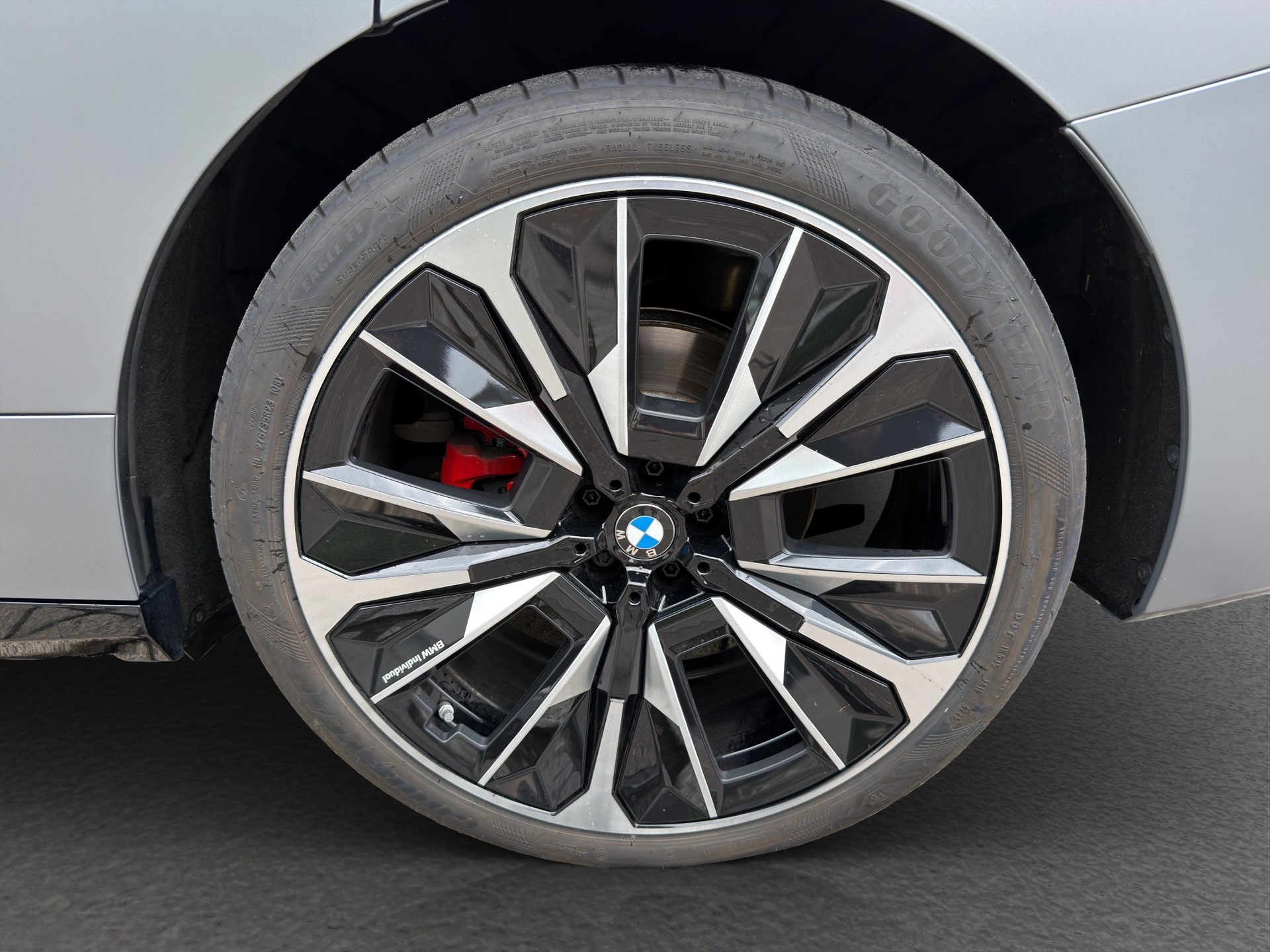BMW iX xDrive60 M Sport Pro-image-17