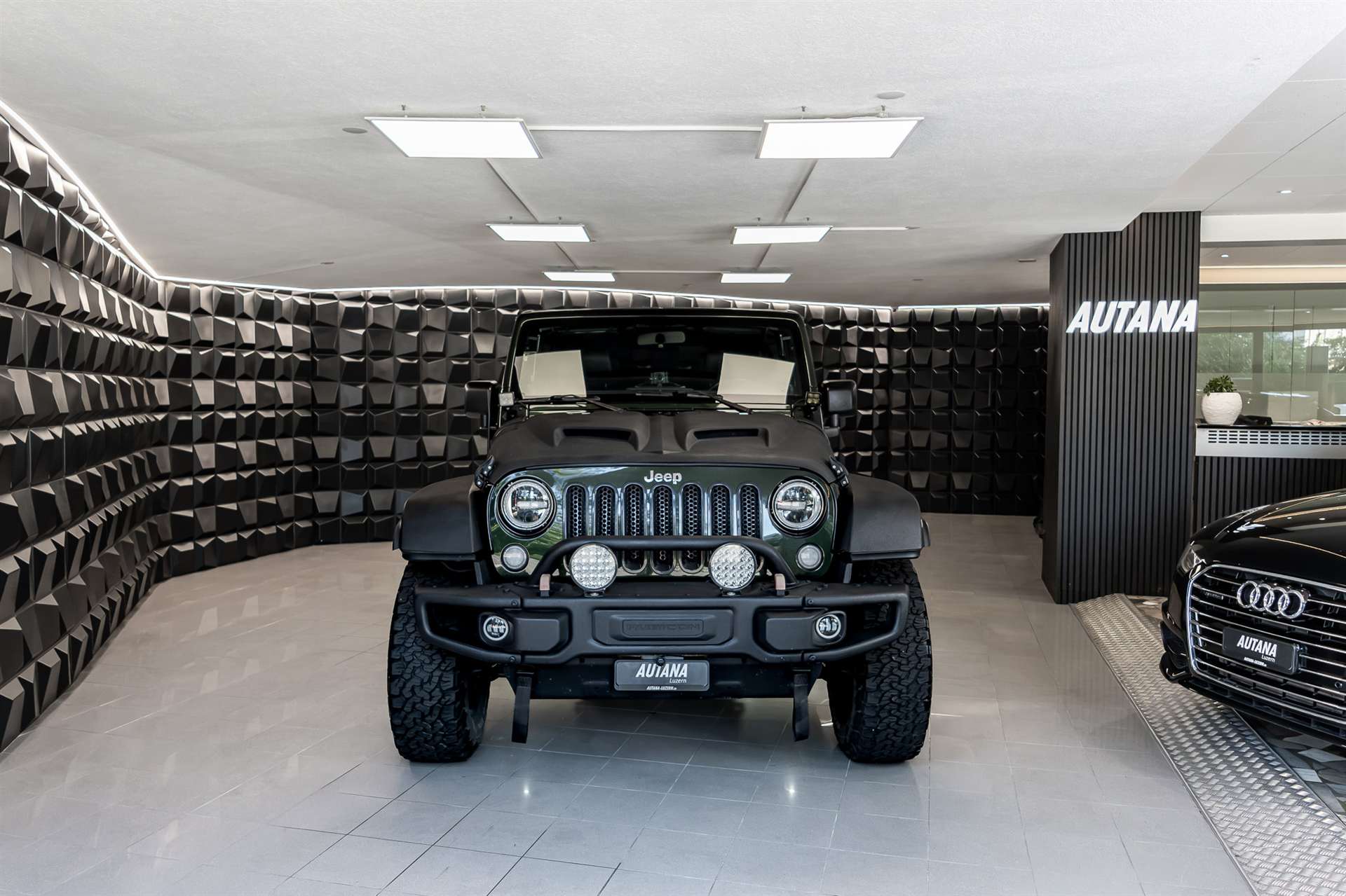 JEEP Wrangler 3.8 Unlimited Rubicon Automatic-showroom-element-3