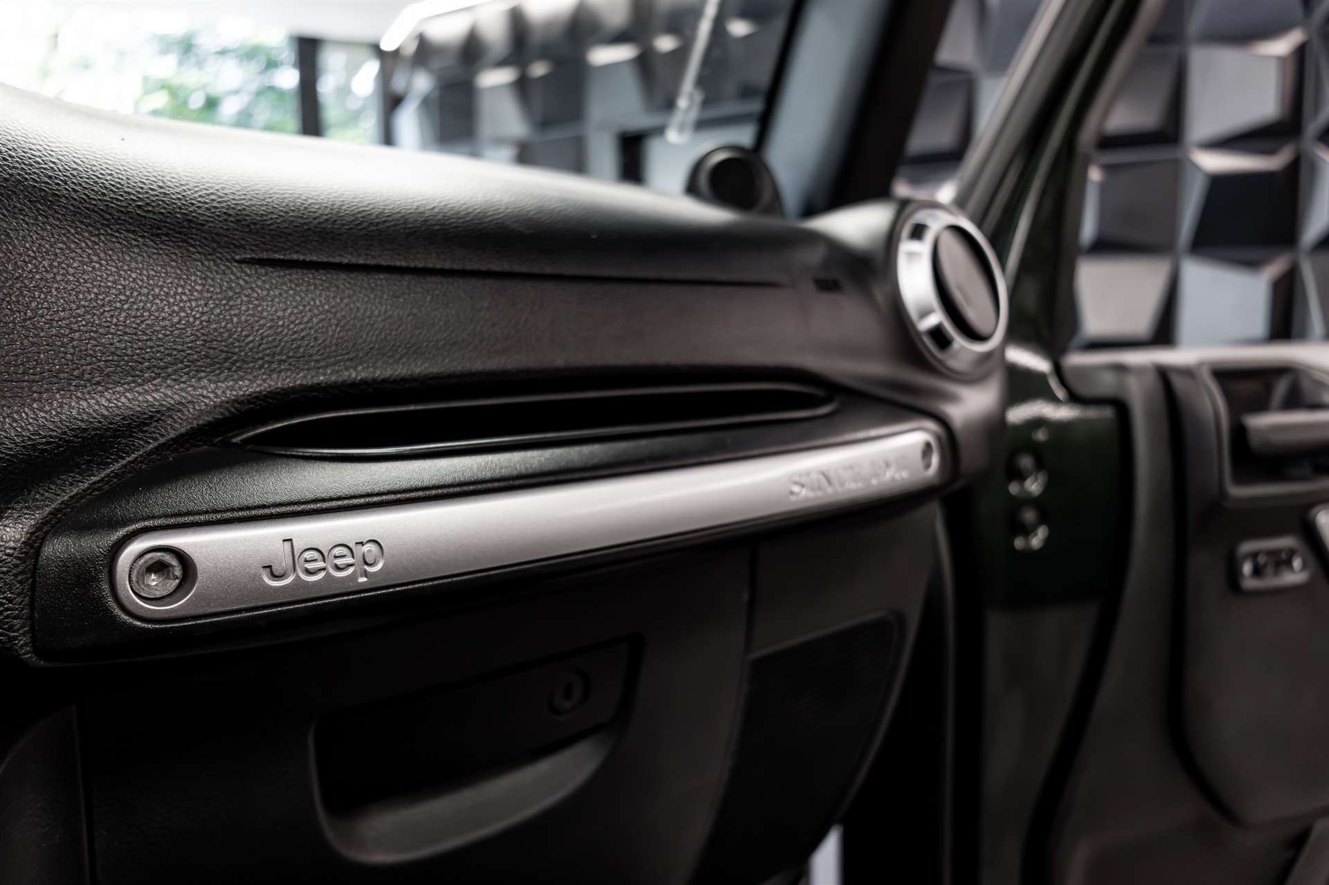 JEEP Wrangler 3.8 Unlimited Rubicon Automatic-image-22