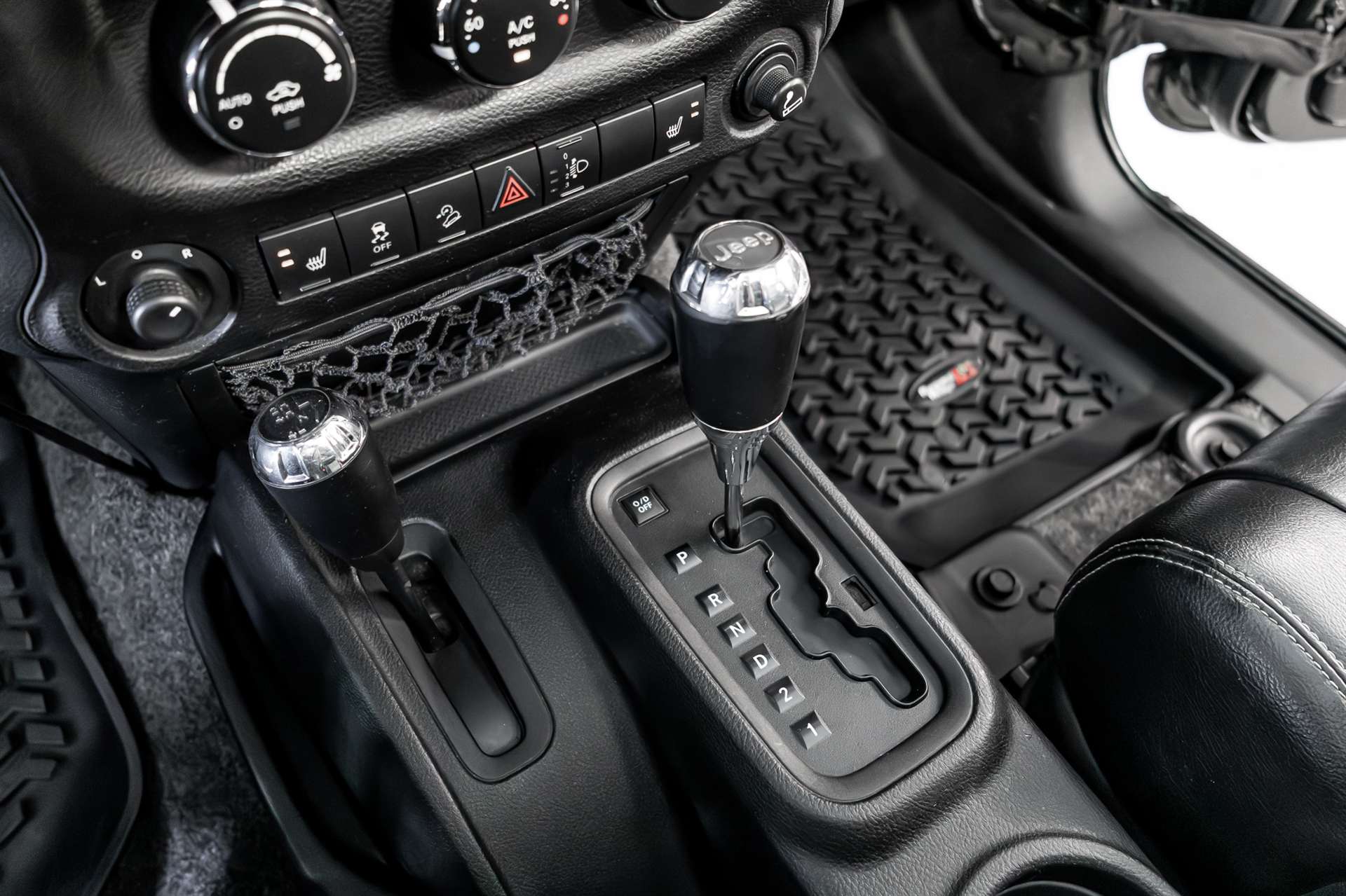 JEEP Wrangler 3.8 Unlimited Rubicon Automatic-image-19