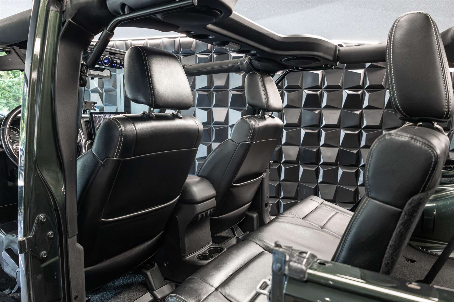JEEP Wrangler 3.8 Unlimited Rubicon Automatic-image-24