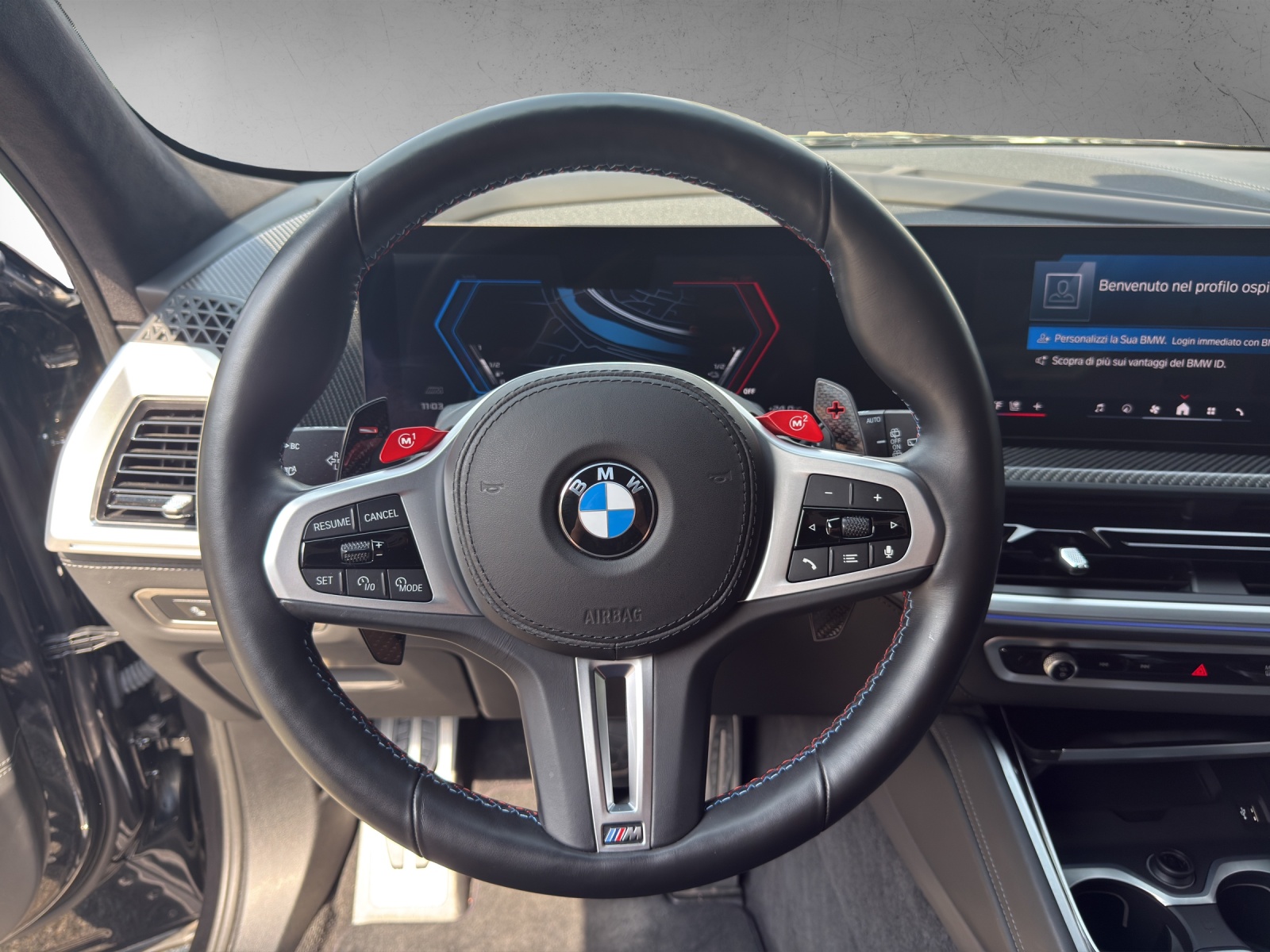 BMW XM xDrive 50e PHEV Steptronic-image-12